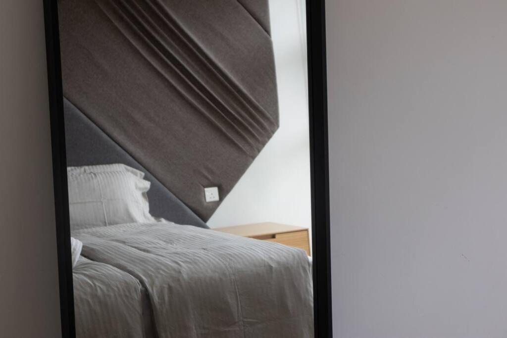 Feel like home 3BR Duplex Melina at The Robertson