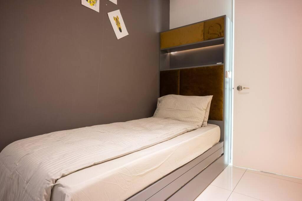 Feel like home 3BR Duplex Melina at The Robertson
