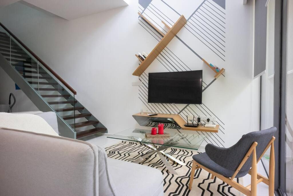Feel like home 3BR Duplex Melina at The Robertson