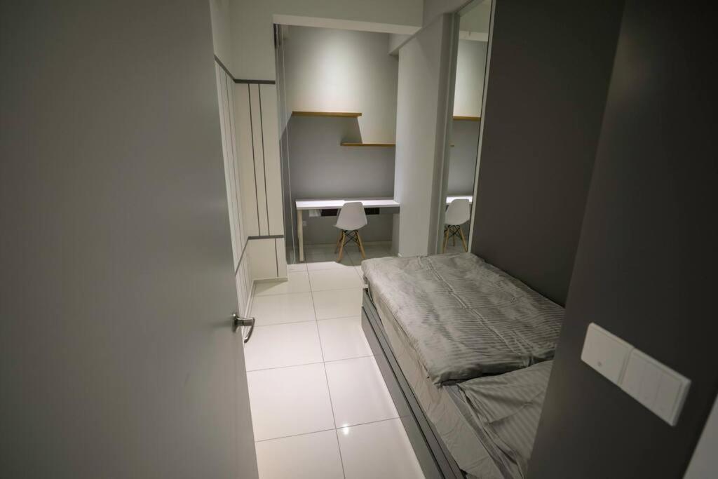 Feel like home 3BR Duplex Melina at The Robertson