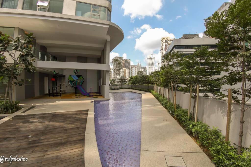 Feel like home 3BR Duplex Melina at The Robertson