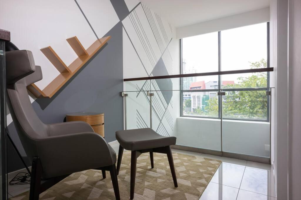 Feel like home 3BR Duplex Melina at The Robertson