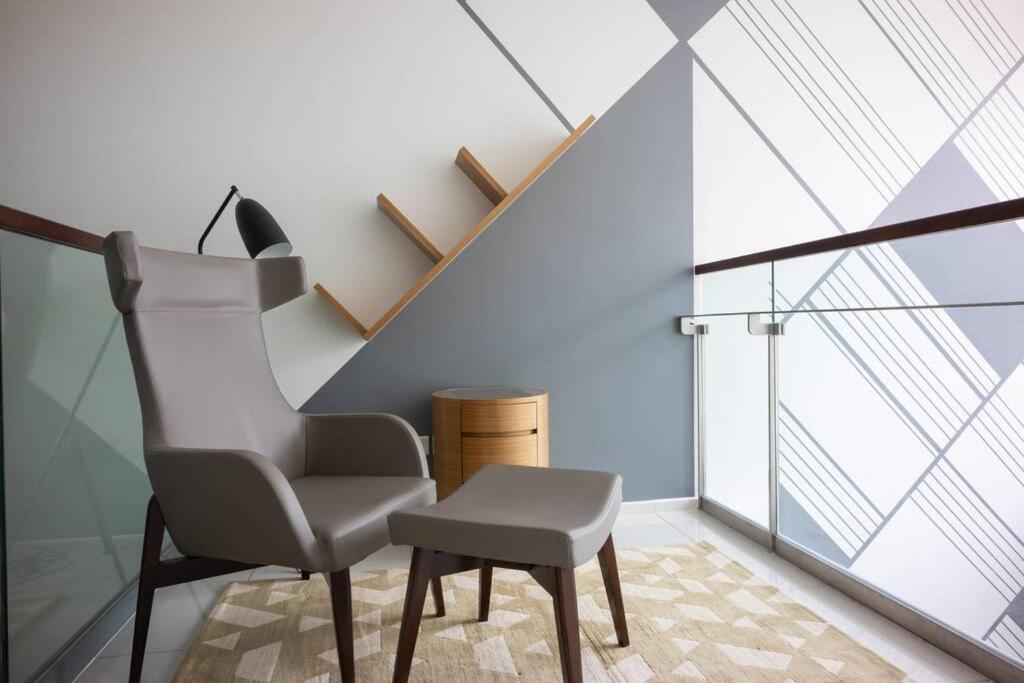 Feel like home 3BR Duplex Melina at The Robertson