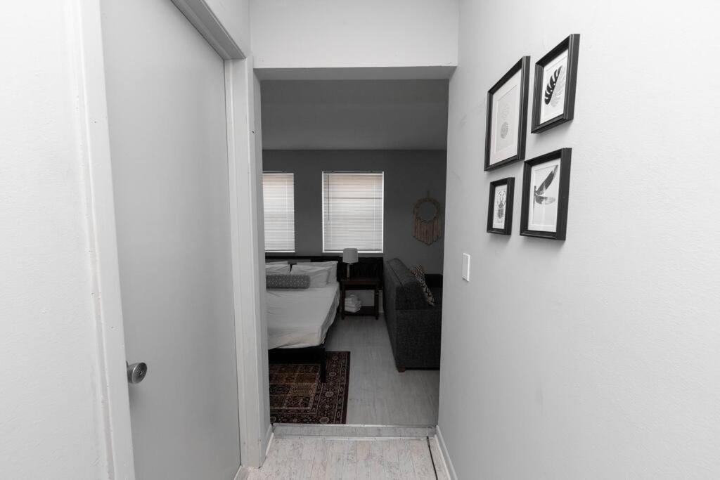 Modern NorthSide Studio APT view 5