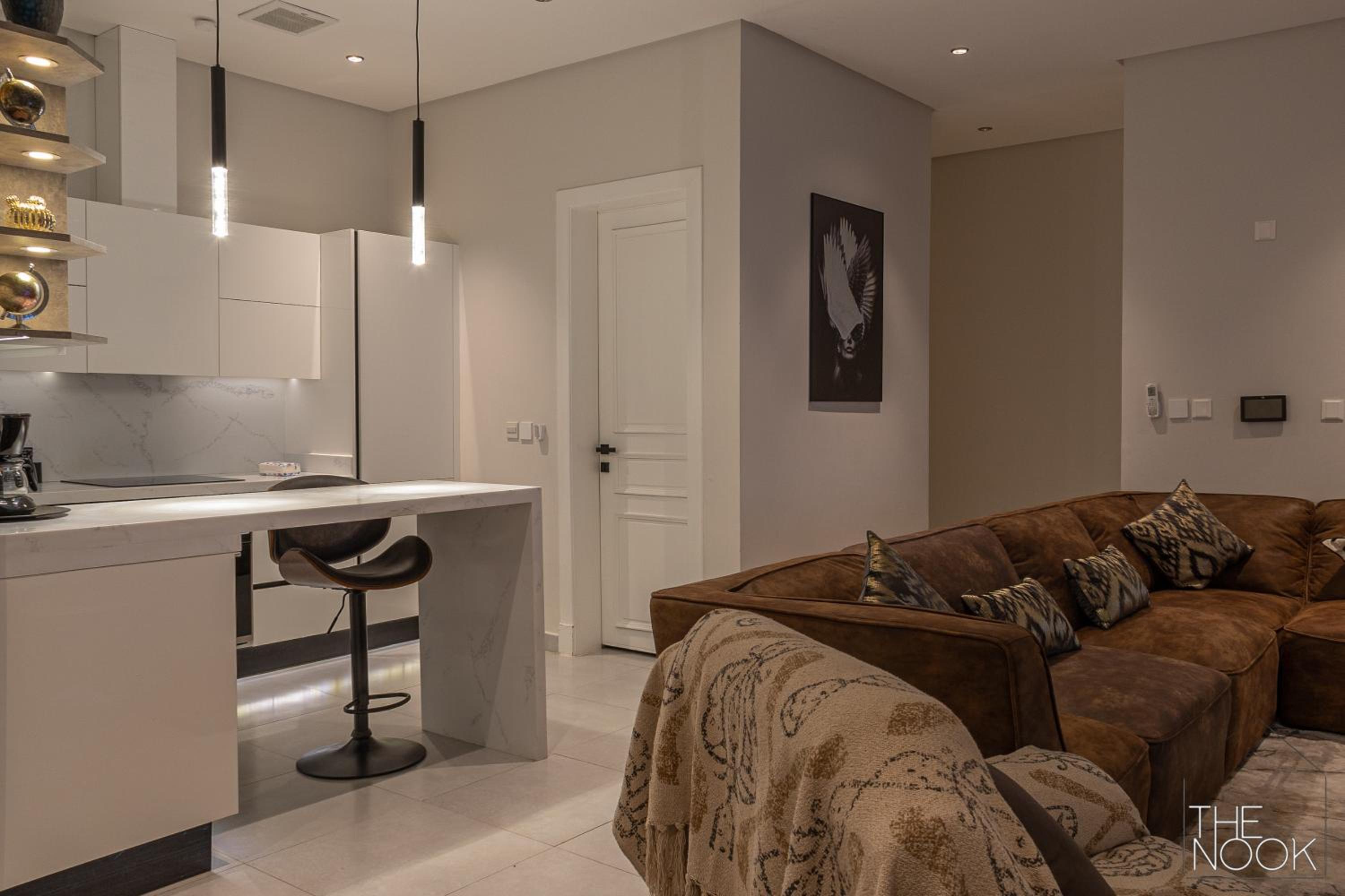 luxury 3BR Condo Near the Boulevard