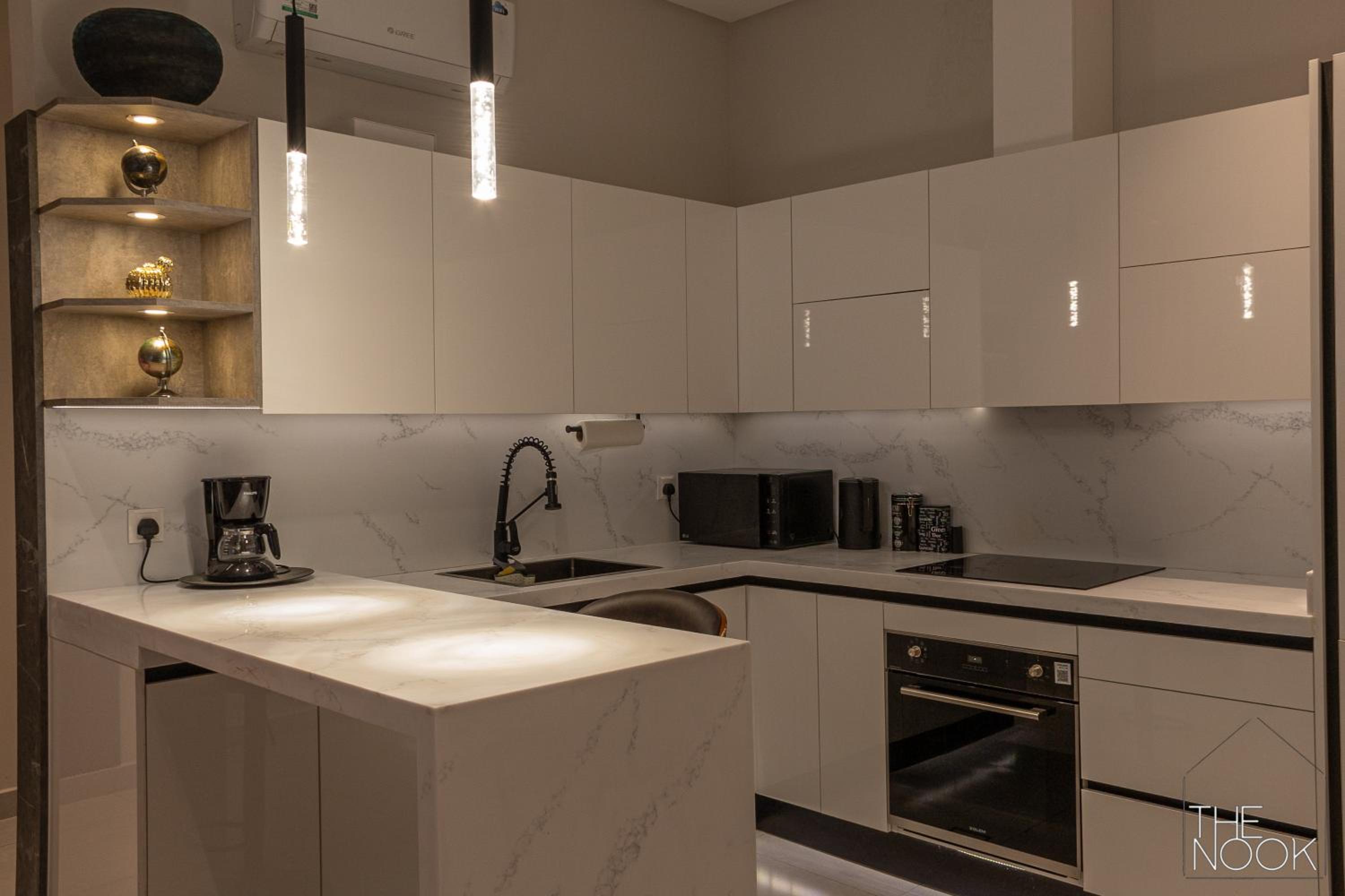 luxury 3BR Condo Near the Boulevard