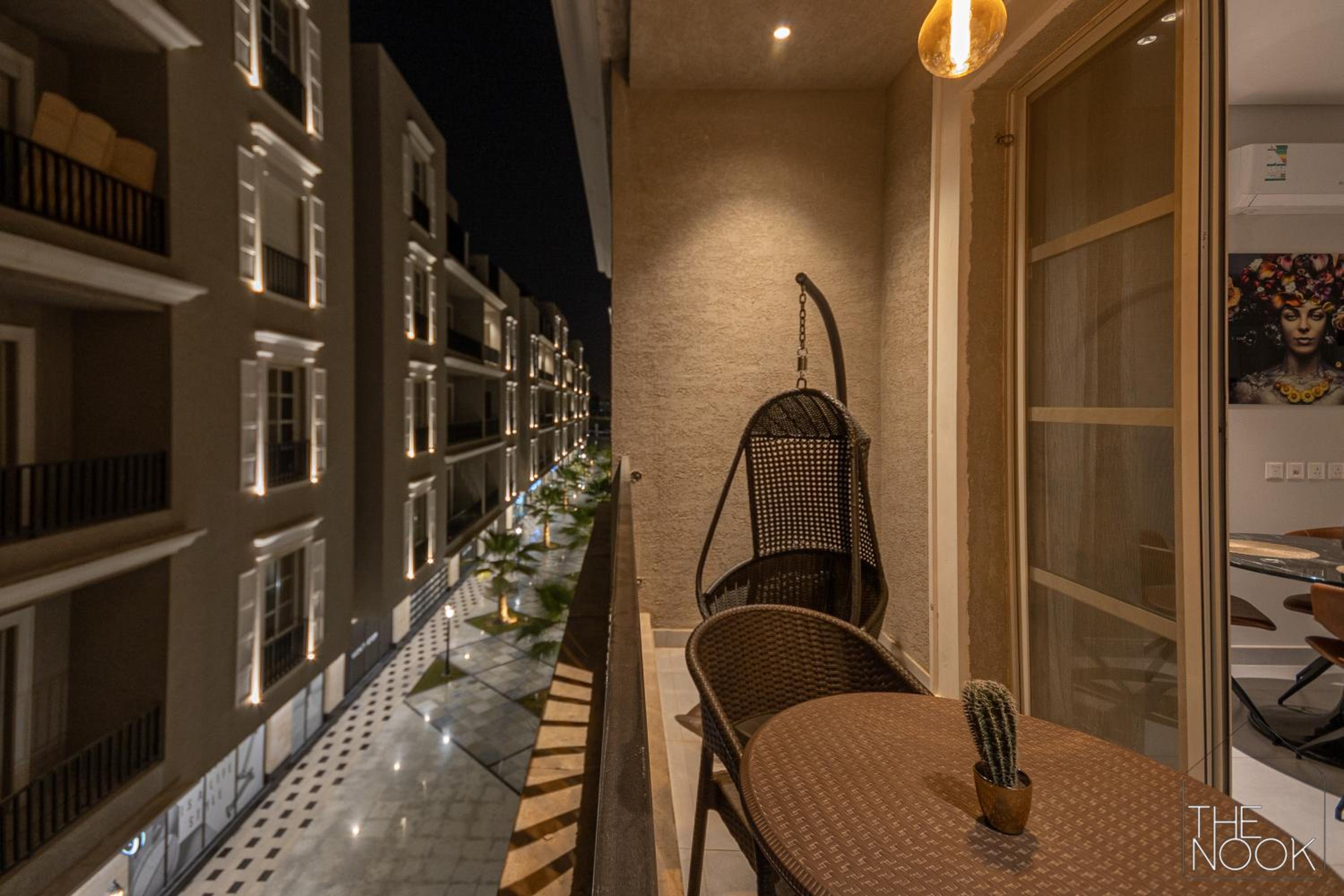 luxury 3BR Condo Near the Boulevard