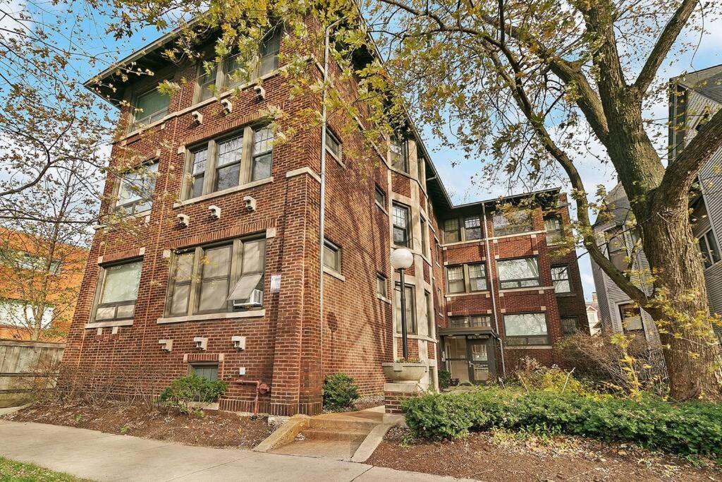 Beautiful 1BR Brick Home in Historic Hyde Park view 2