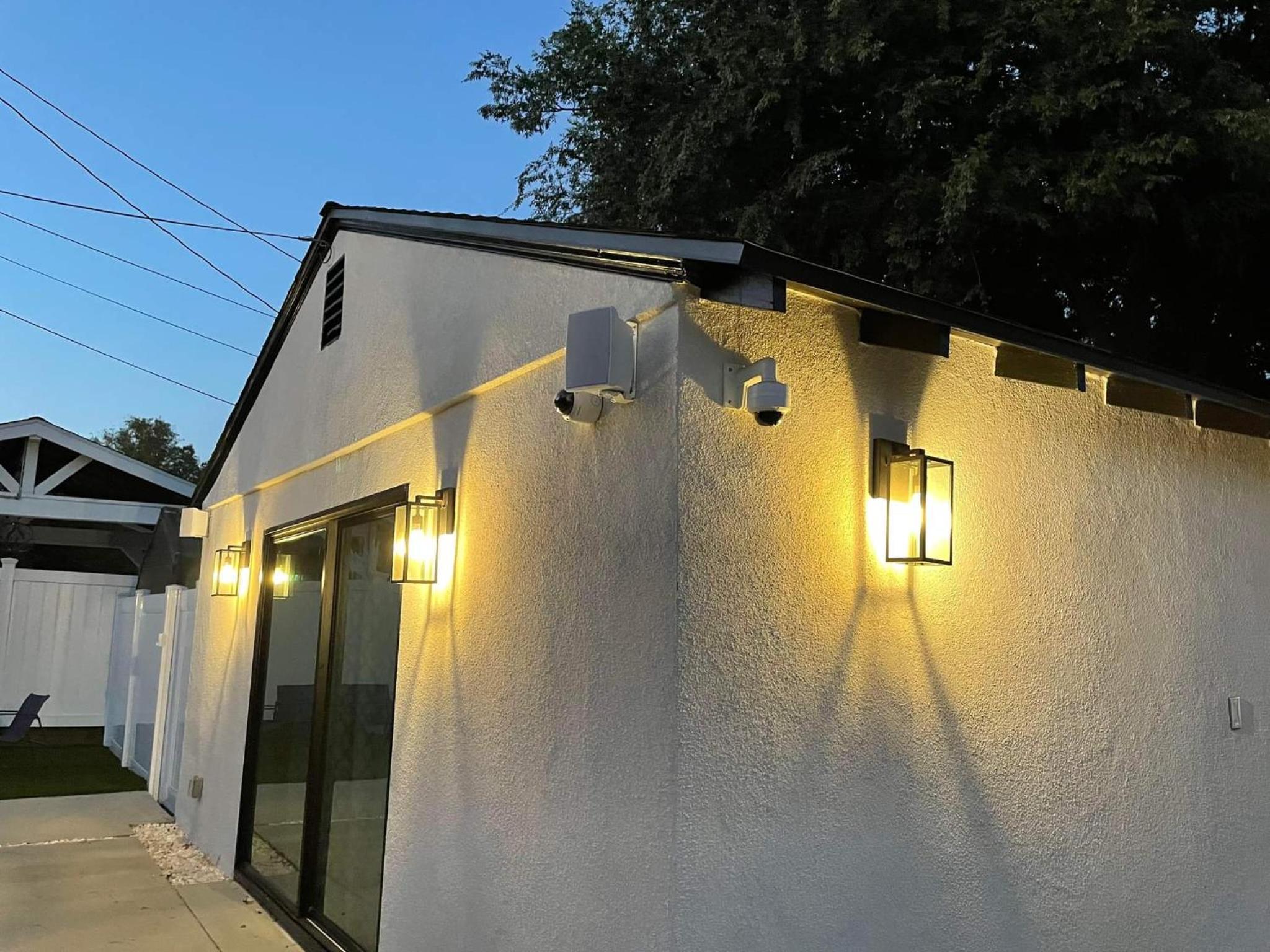 Los Angeles Vacations - Gated private house with own parking Sherman Oaks - Property Image 26