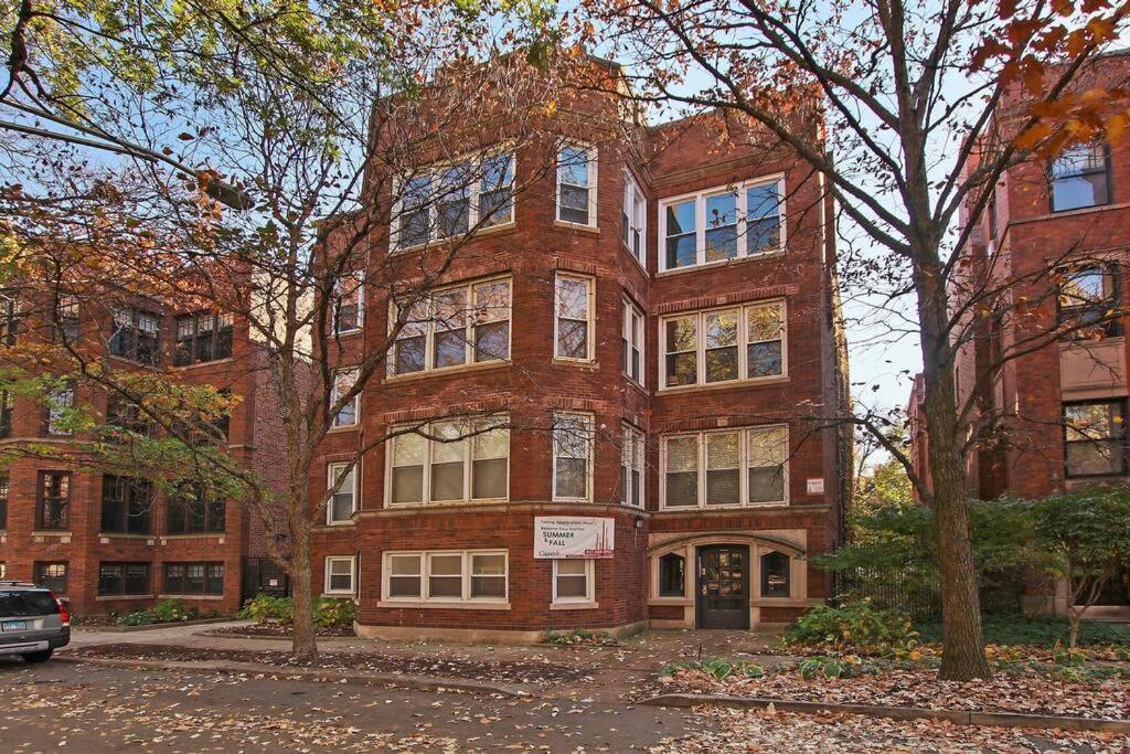 Great Location! 15 Min from DT -Historic Hyde Park view 3