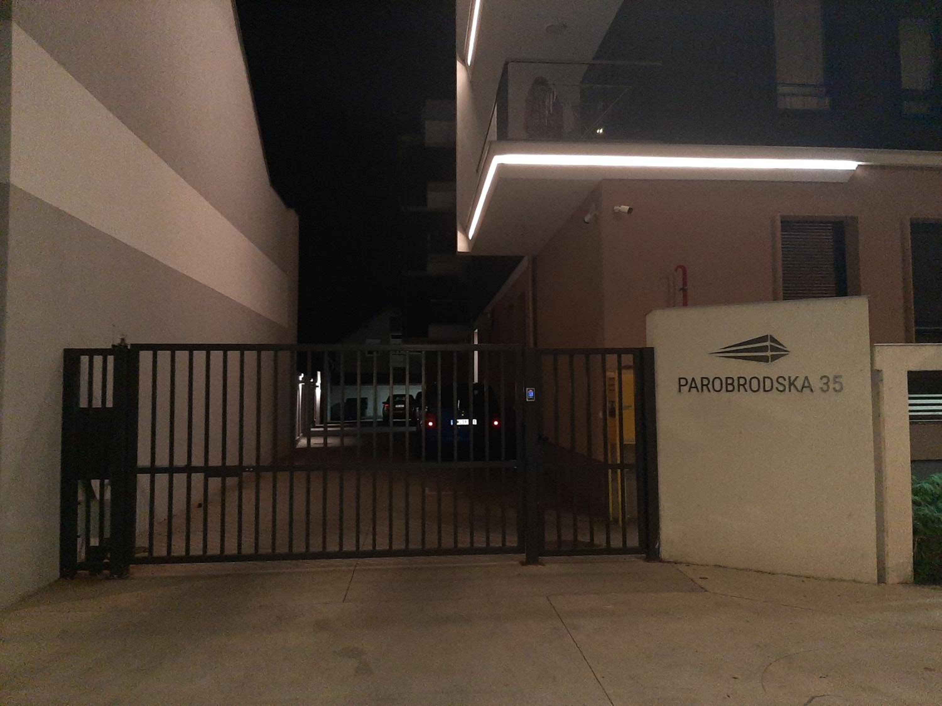 APARTMAN VIAGGIO i PARKING GARAŽA