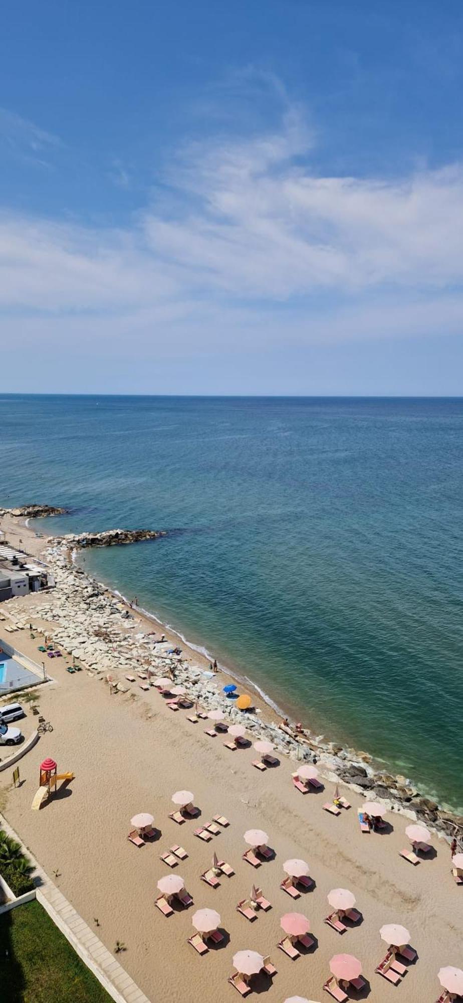 LAMAR SUITES Seafront Apartments view 2