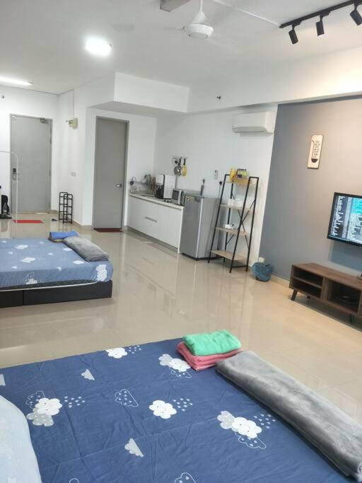 Studio 2-4pax/2mins LRT/Netflix/YSW Homes photo 3