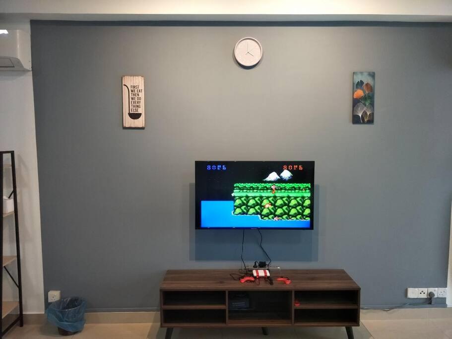 Studio 2-4pax/2mins LRT/Netflix/YSW Homes view 3