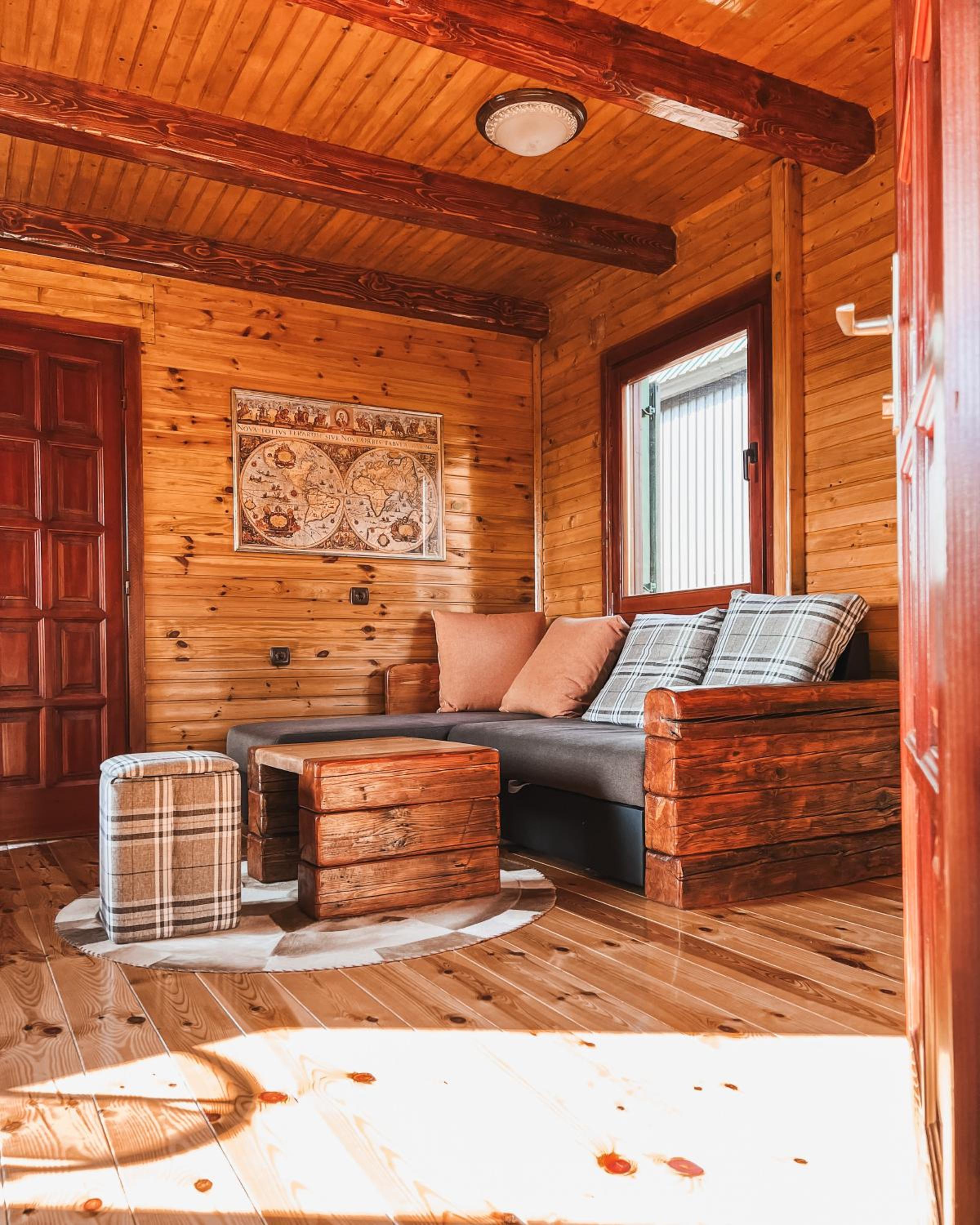 Wooden house IRIS view 4