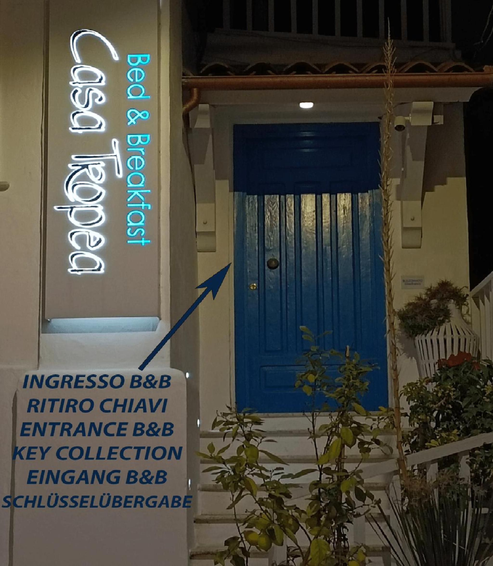 Double room, air conditioning, bathroom, in the center of Tropea Calabria n6752 photo 2