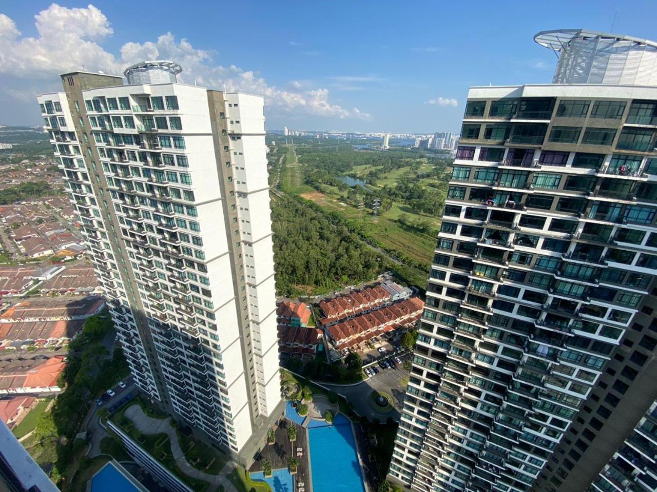 Vesta Homes, Molek Regency with Golf View, Johor Bahru, Mid valley