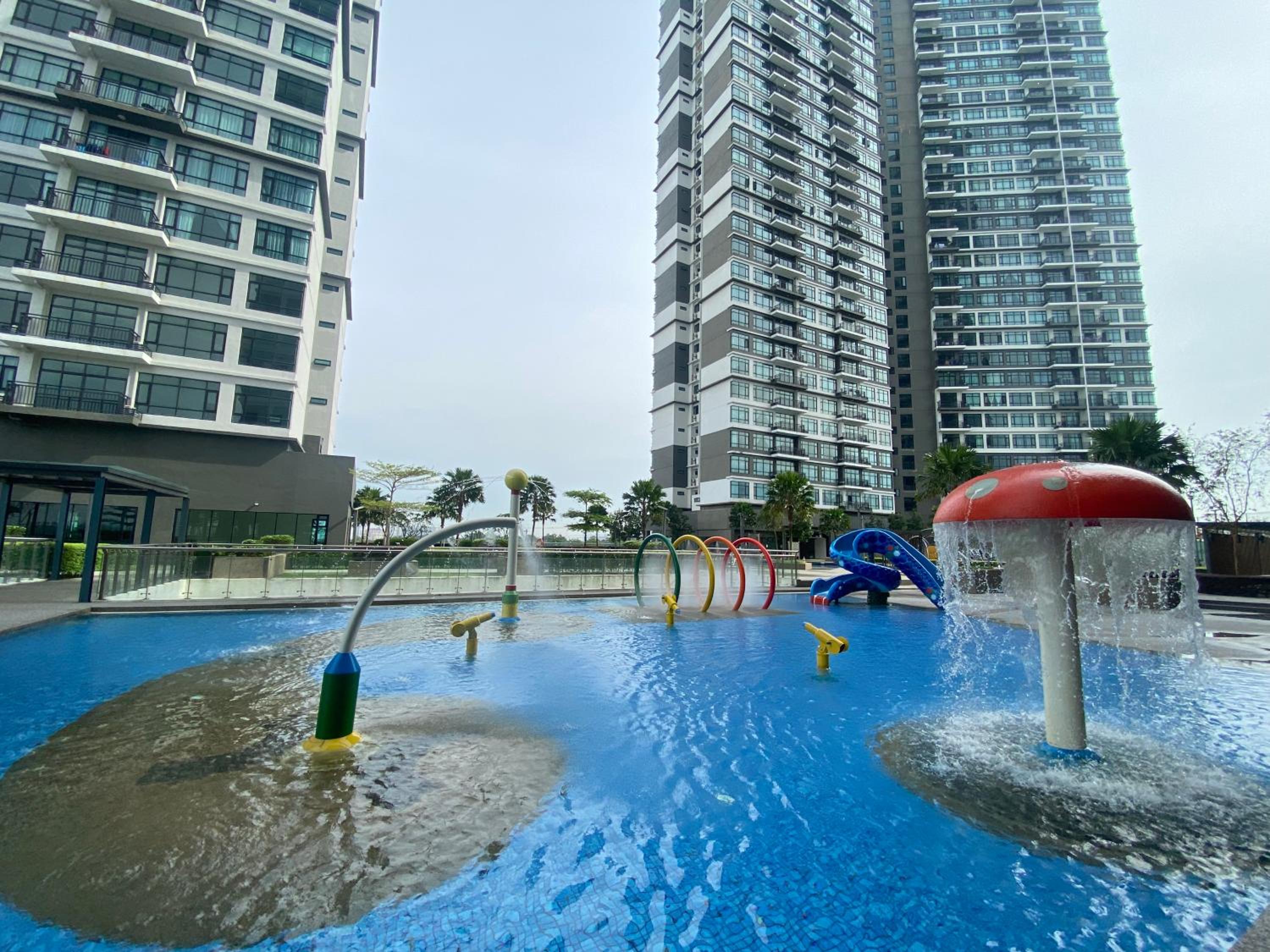 Vesta Homes, Molek Regency with Golf View, Johor Bahru, Mid valley