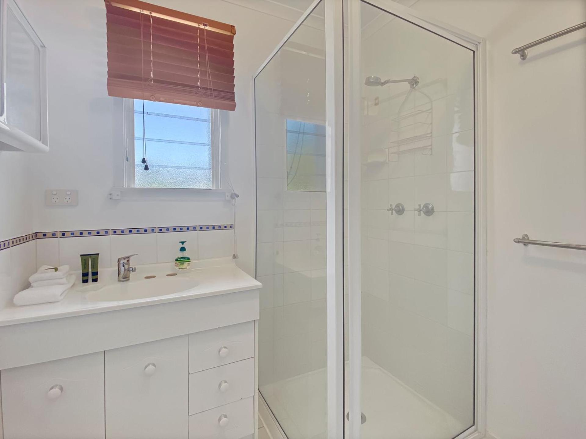 Picnic Bay Apartments Unit 4
