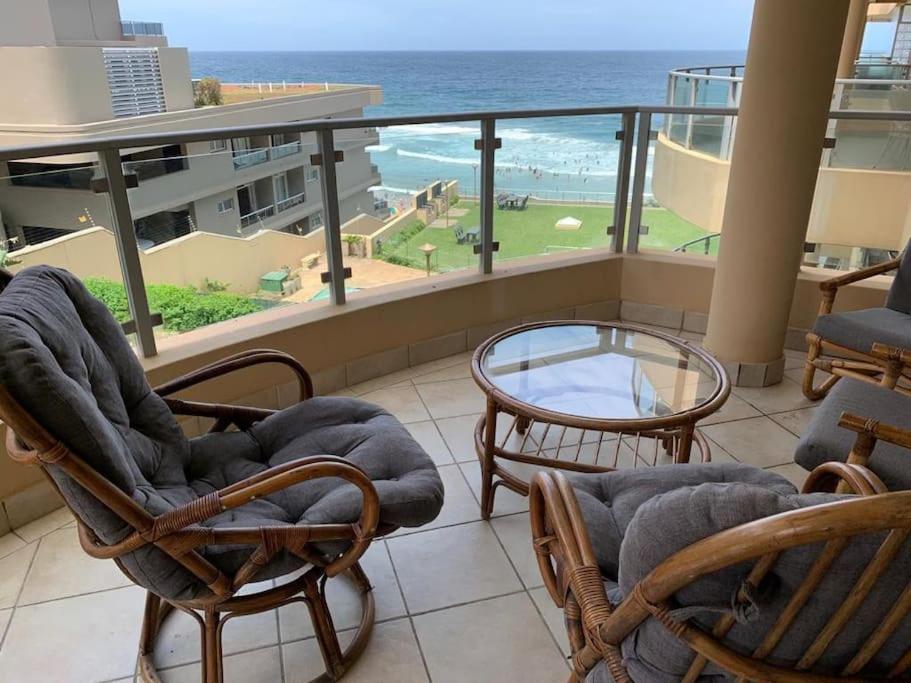 Stunning Sea Views, Family Apartment on the Beach Bermuda Apartments view 4