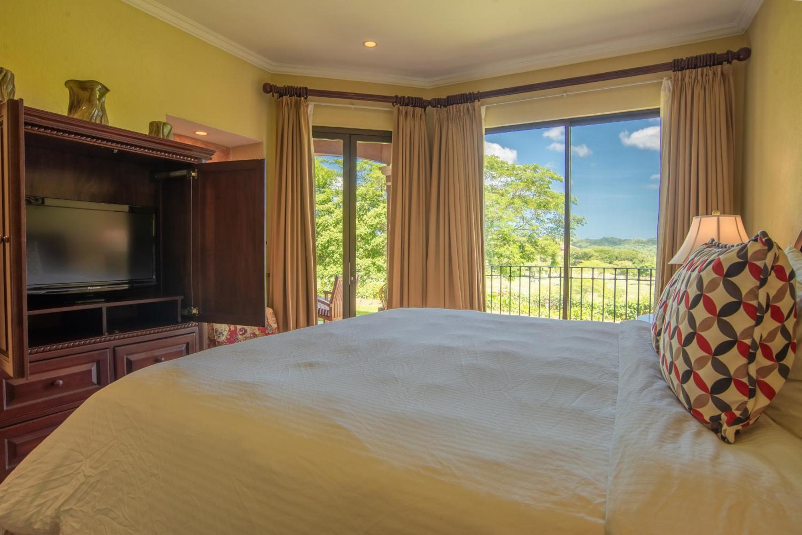 Tropical 2BR Condo with Partial Ocean View - Bougainvillea - Reserva Conchal