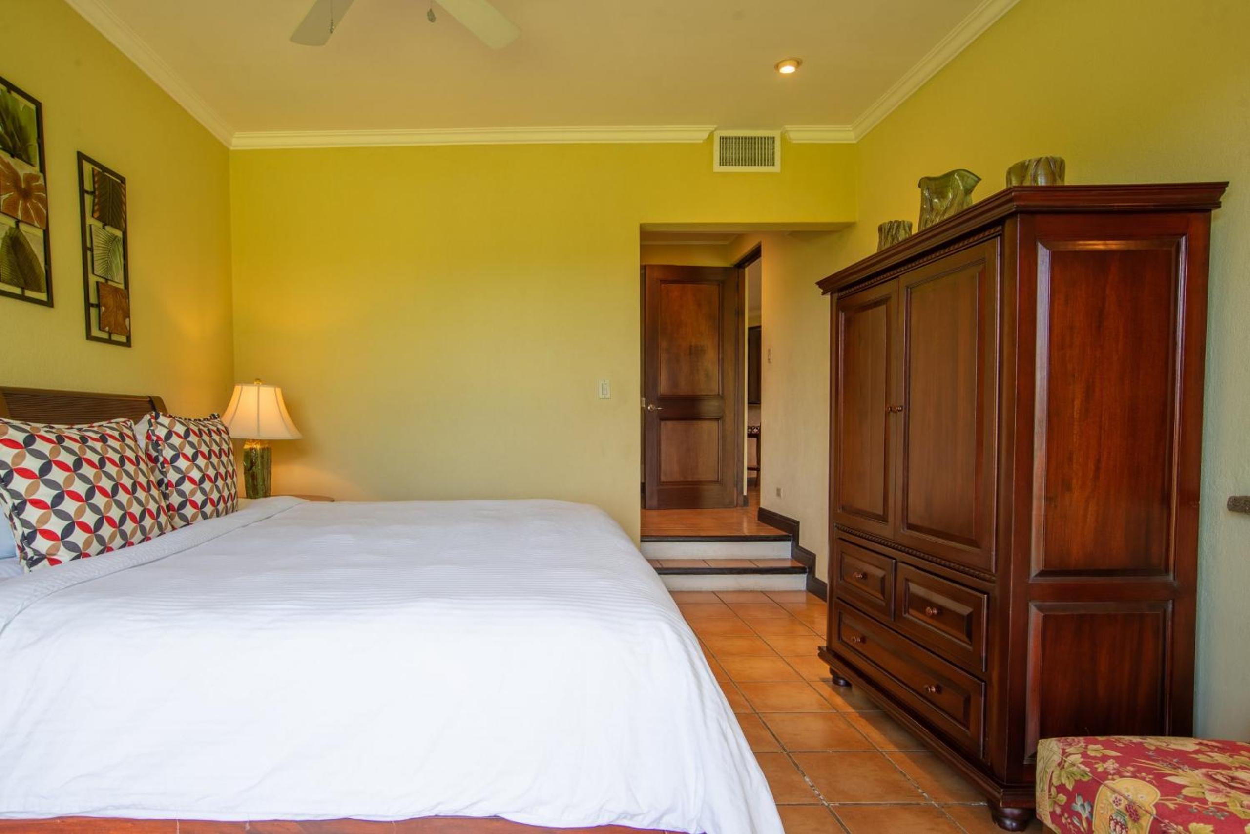 Tropical 2BR Condo with Partial Ocean View - Bougainvillea - Reserva Conchal