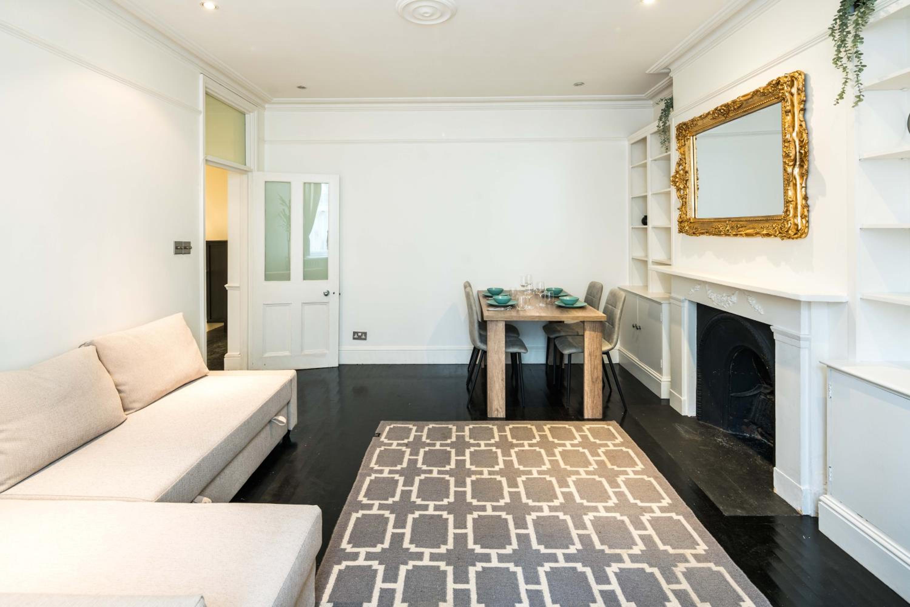 Spacious 1 bedroom / Gloucester Road / Harrods
