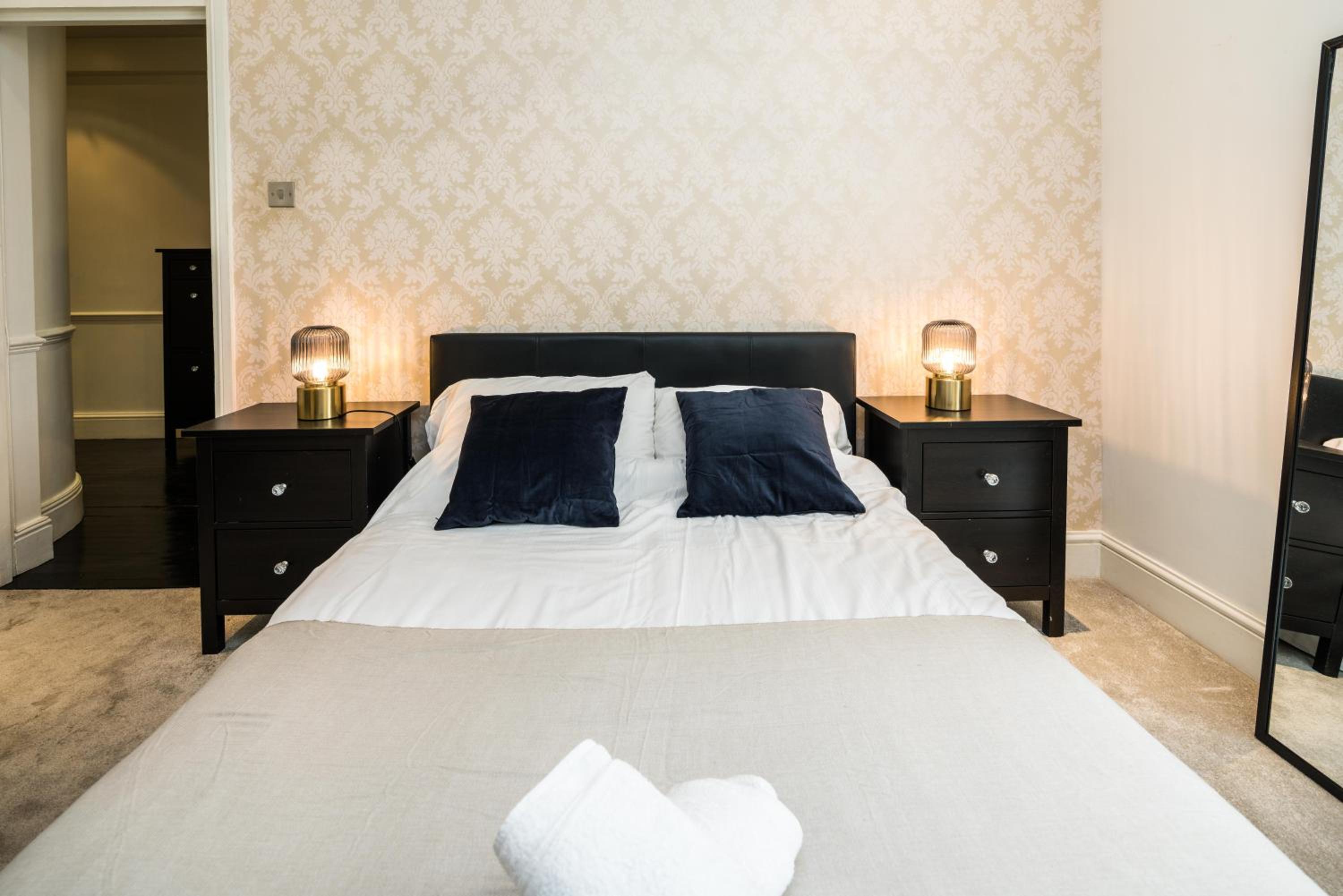 Spacious 1 bedroom / Gloucester Road / Harrods