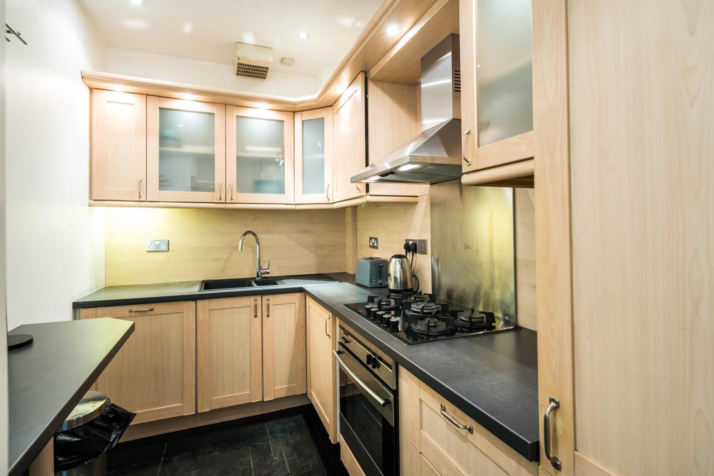 Spacious 1 bedroom / Gloucester Road / Harrods