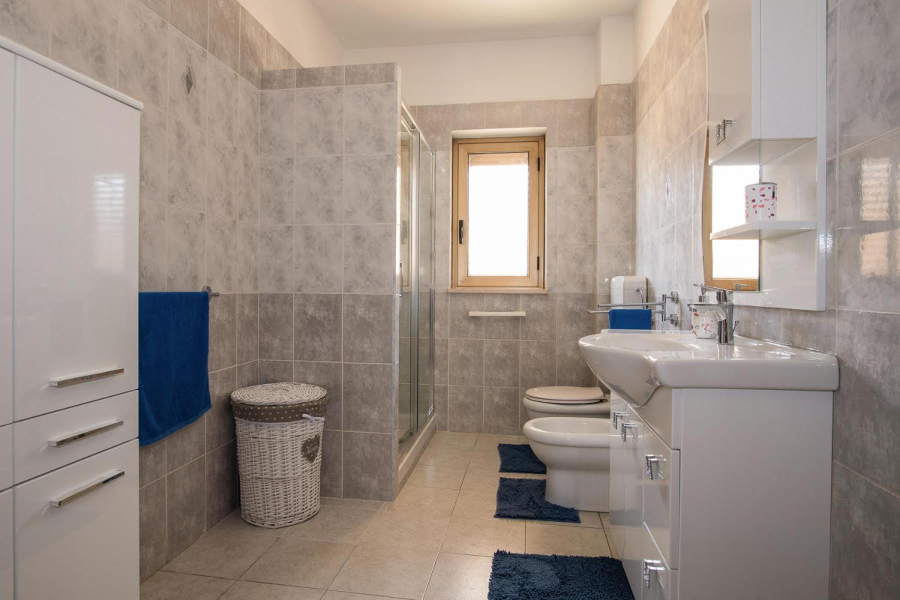 Zion Mare en Soverato Superiore — bathroom