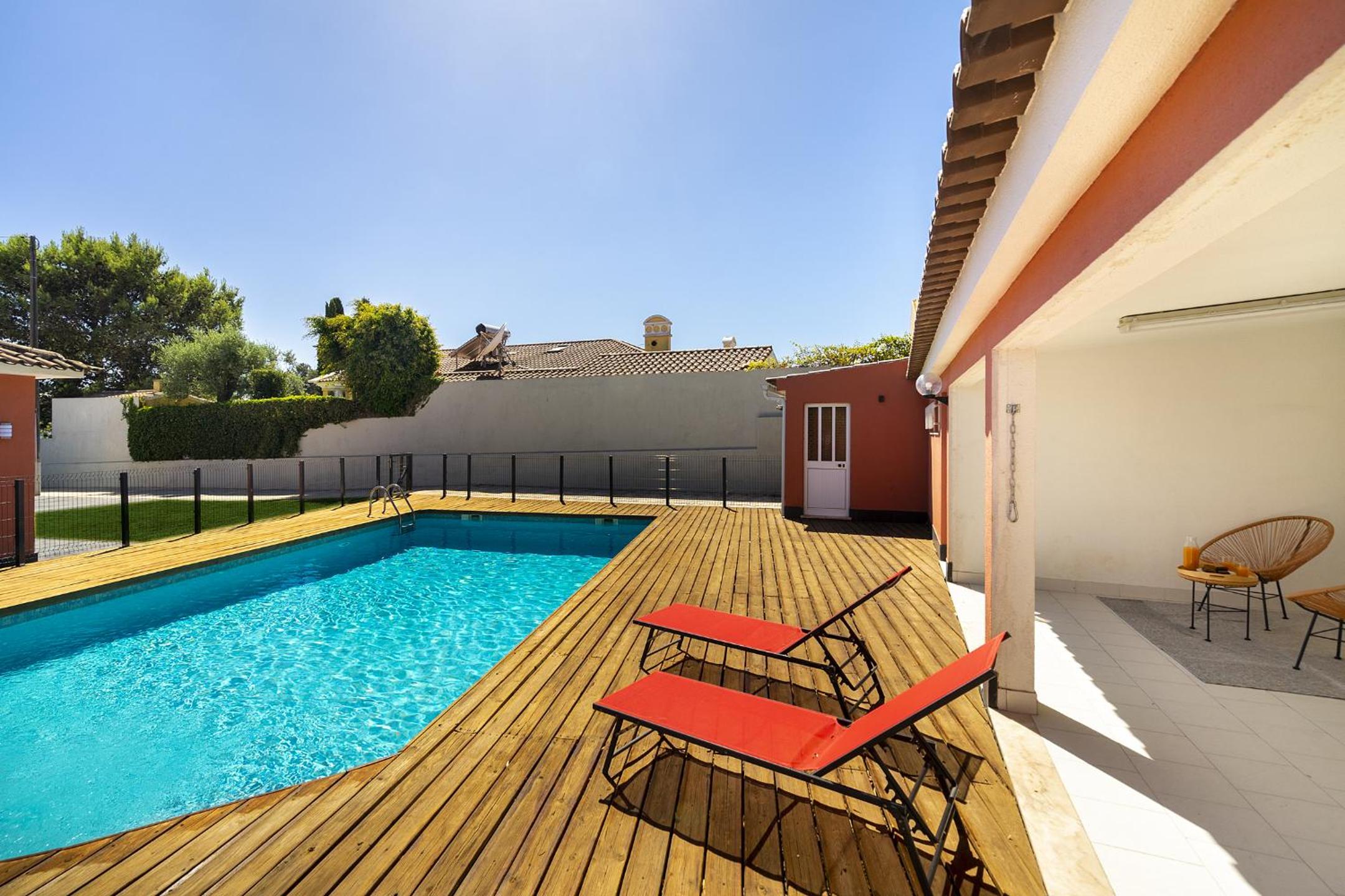 WHome Poolside Paradise, Your Dream Retreat in Cascais with S-Pool, Gym and Parking view 4