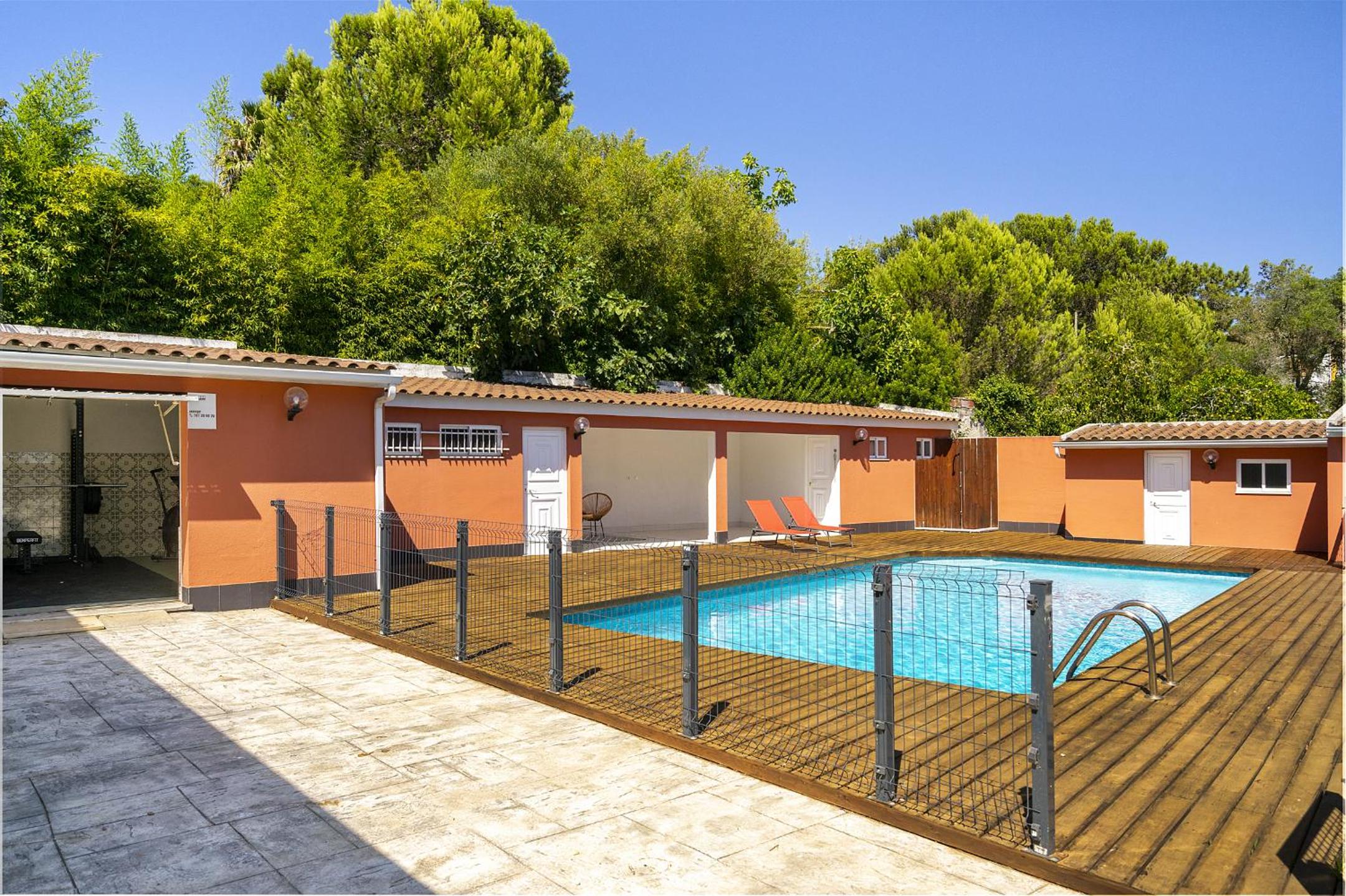 WHome Poolside Paradise, Your Dream Retreat in Cascais with S-Pool, Gym and Parking view 5
