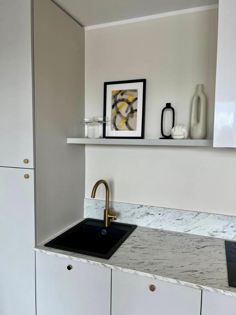 Elegance Apartment - City Centre Free Parking