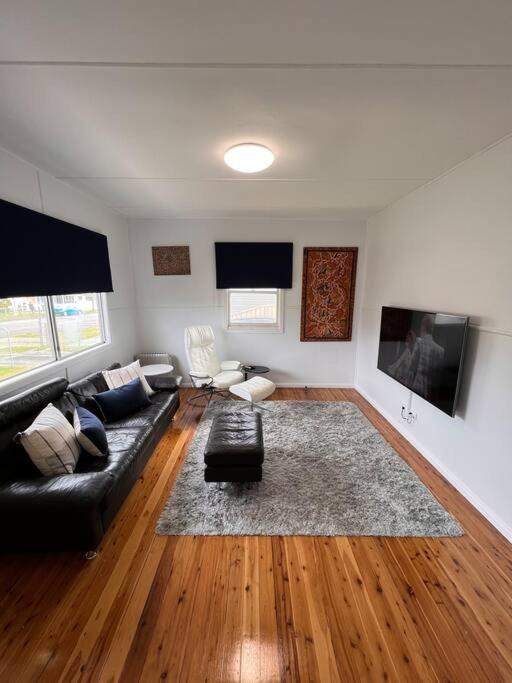 A delightful two-bedroom cottage on Toowoon Bay.