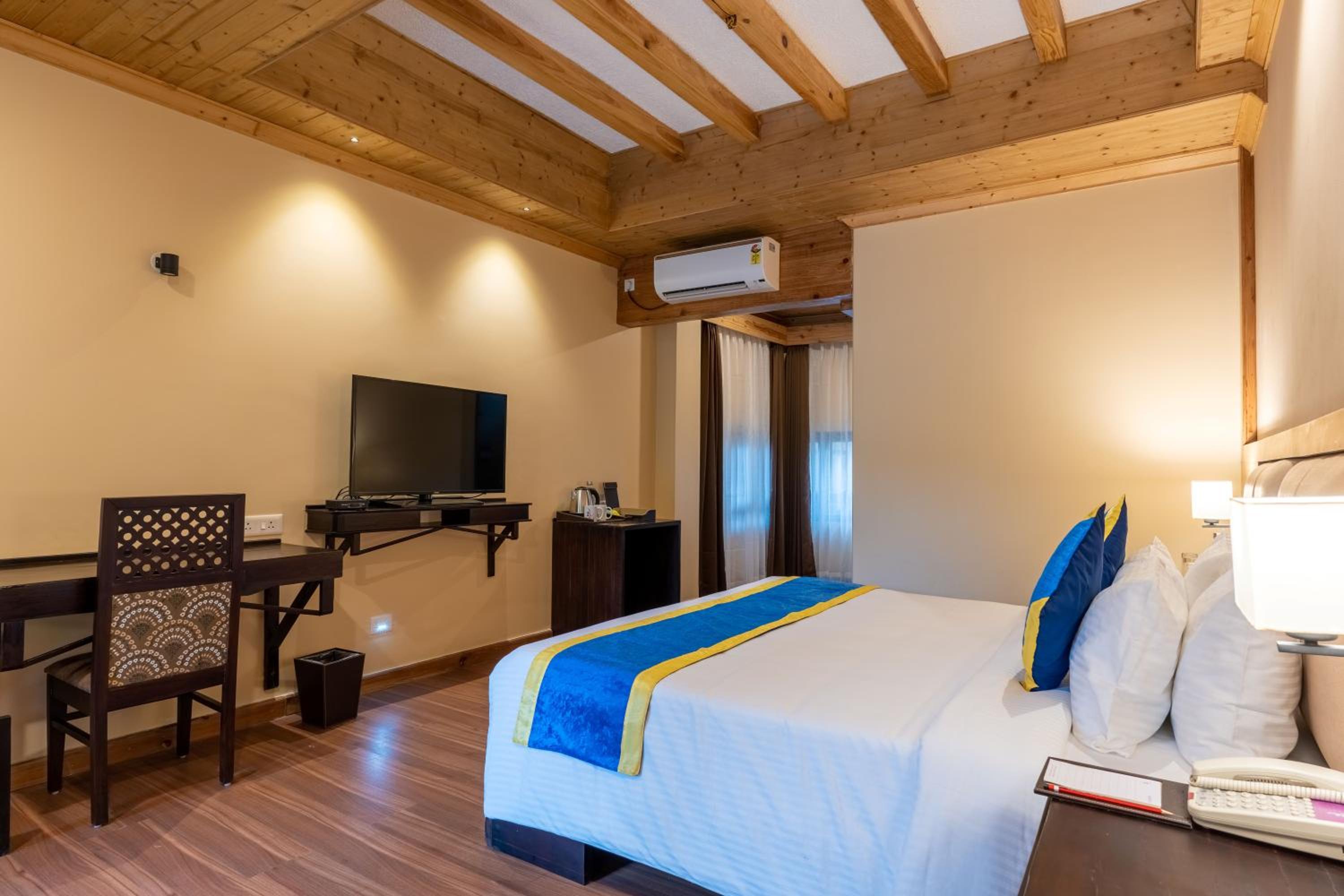 Regenta Inn Gangtok 1 km from MG Marg view 5