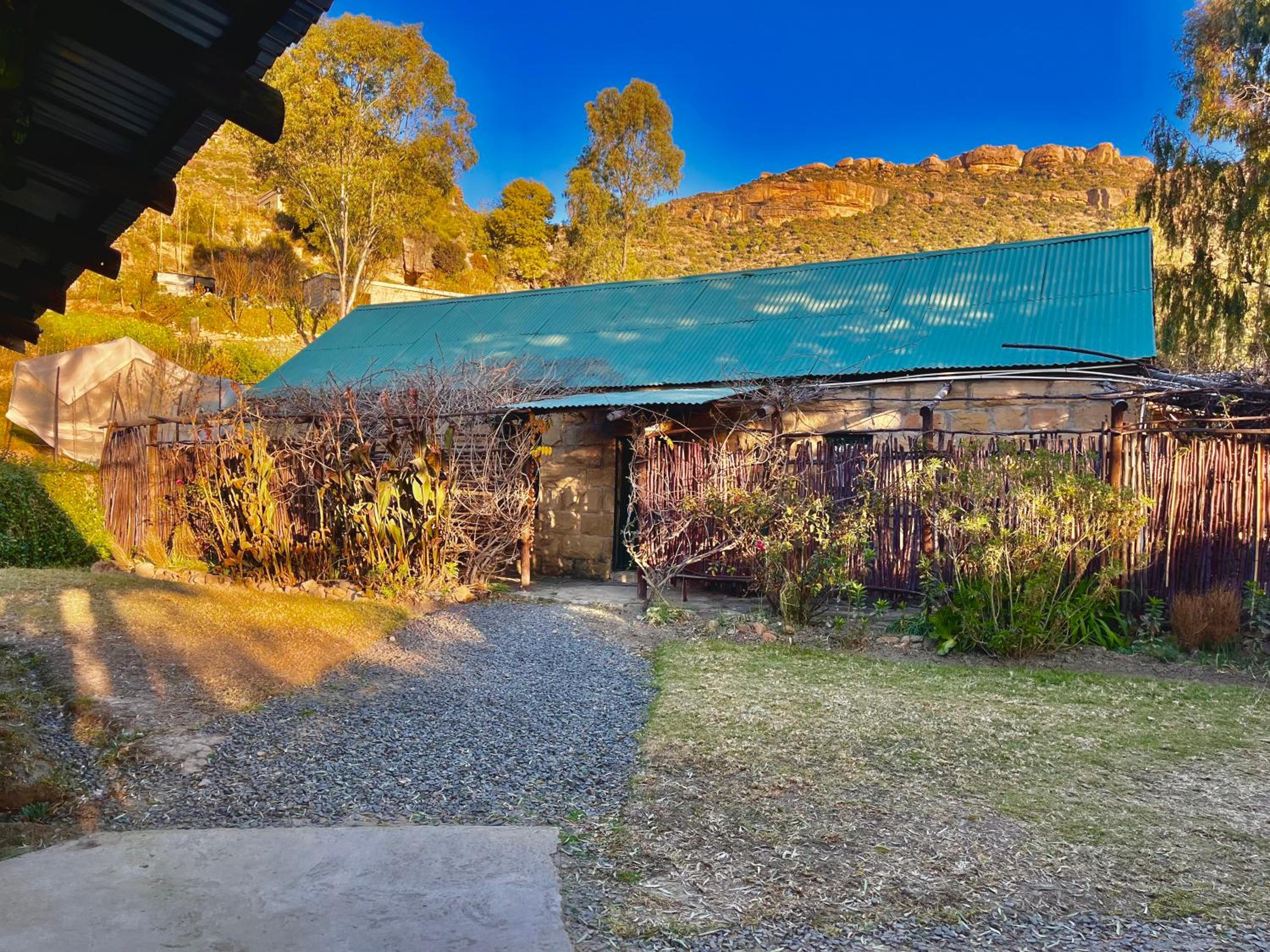 Lindy's Guesthouse view 4