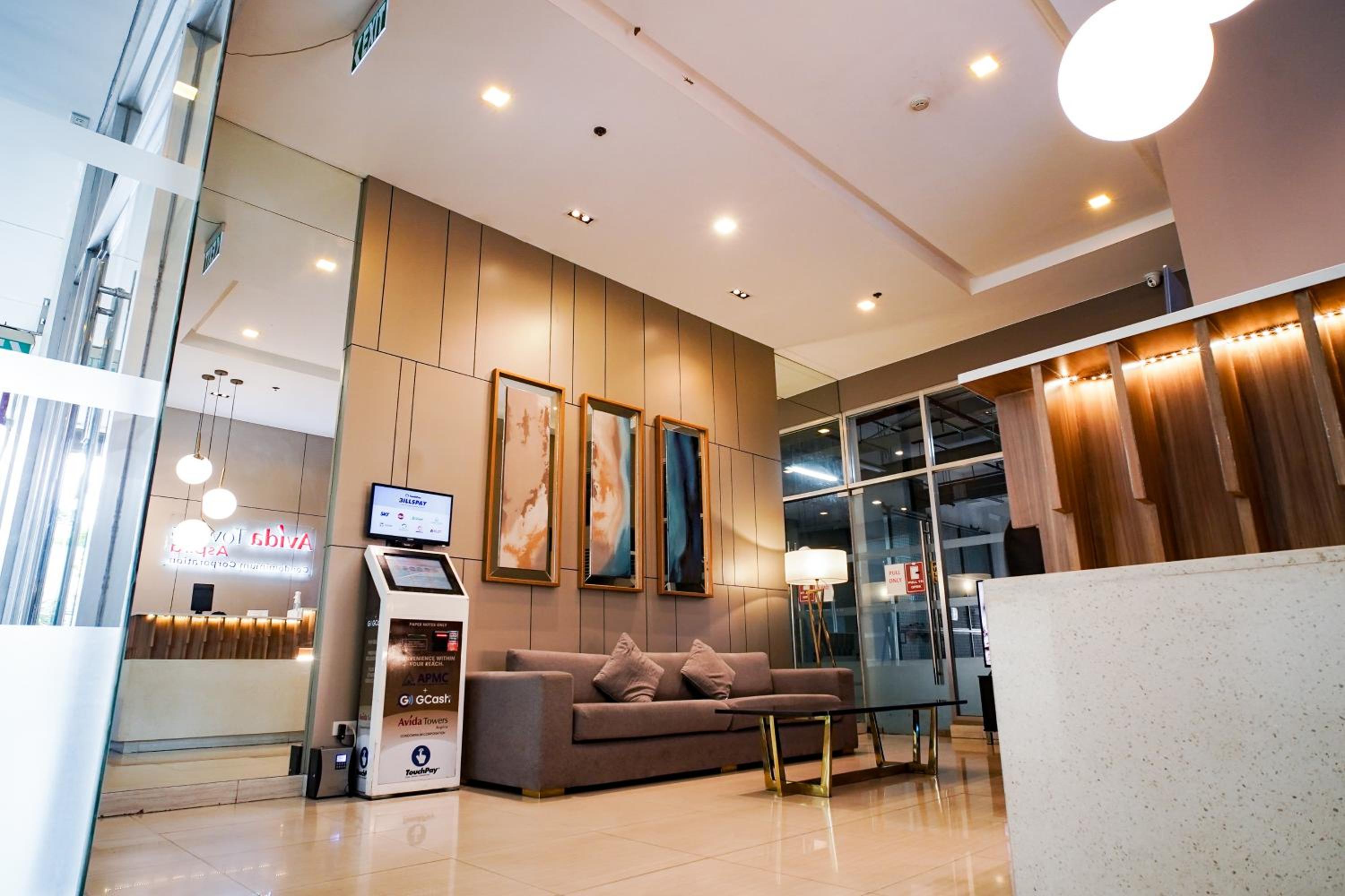 Urban Oasis Condo Near Ayala Centrio view 4