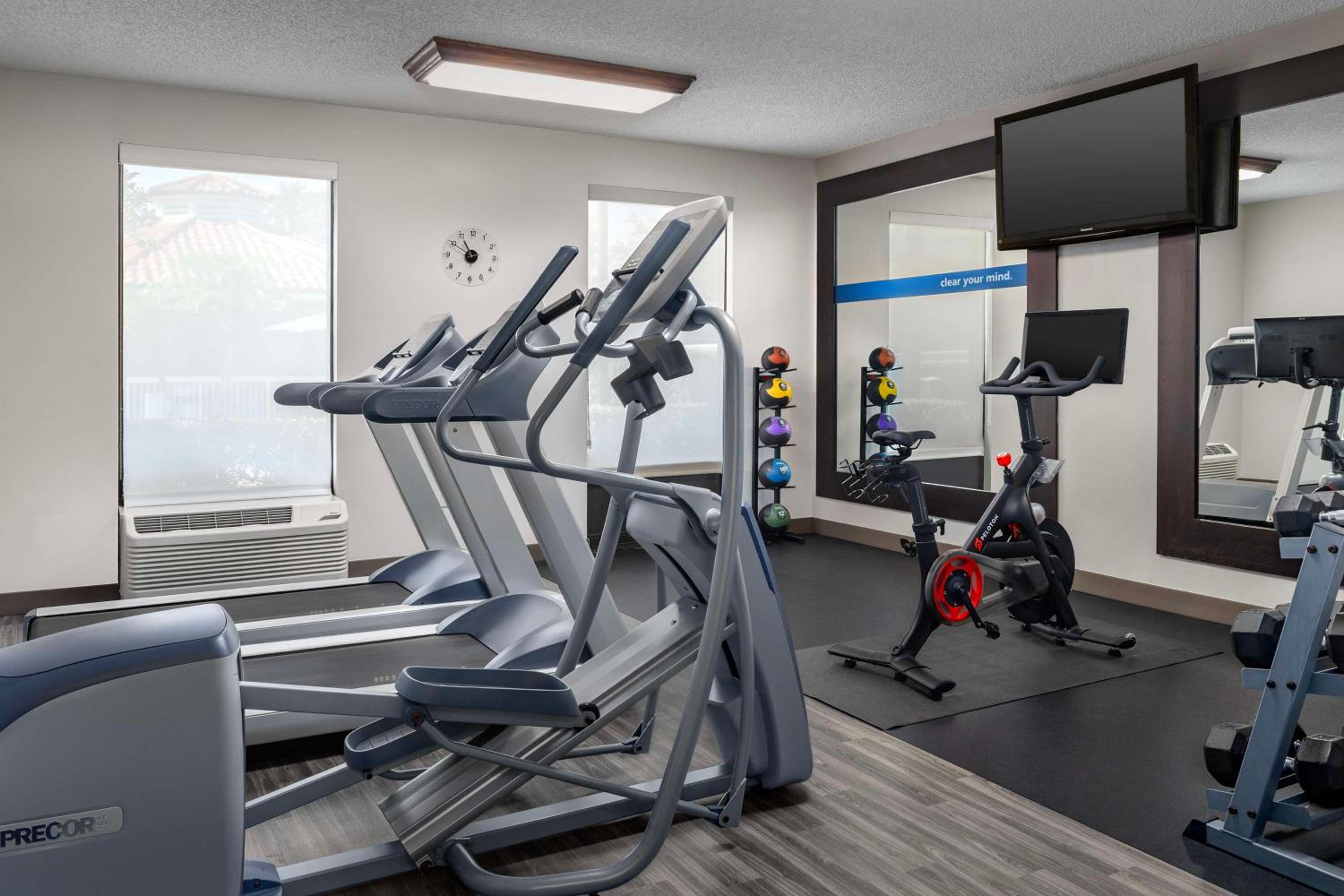 Hampton Inn & Suites at Lake Mary Colonial Townpark