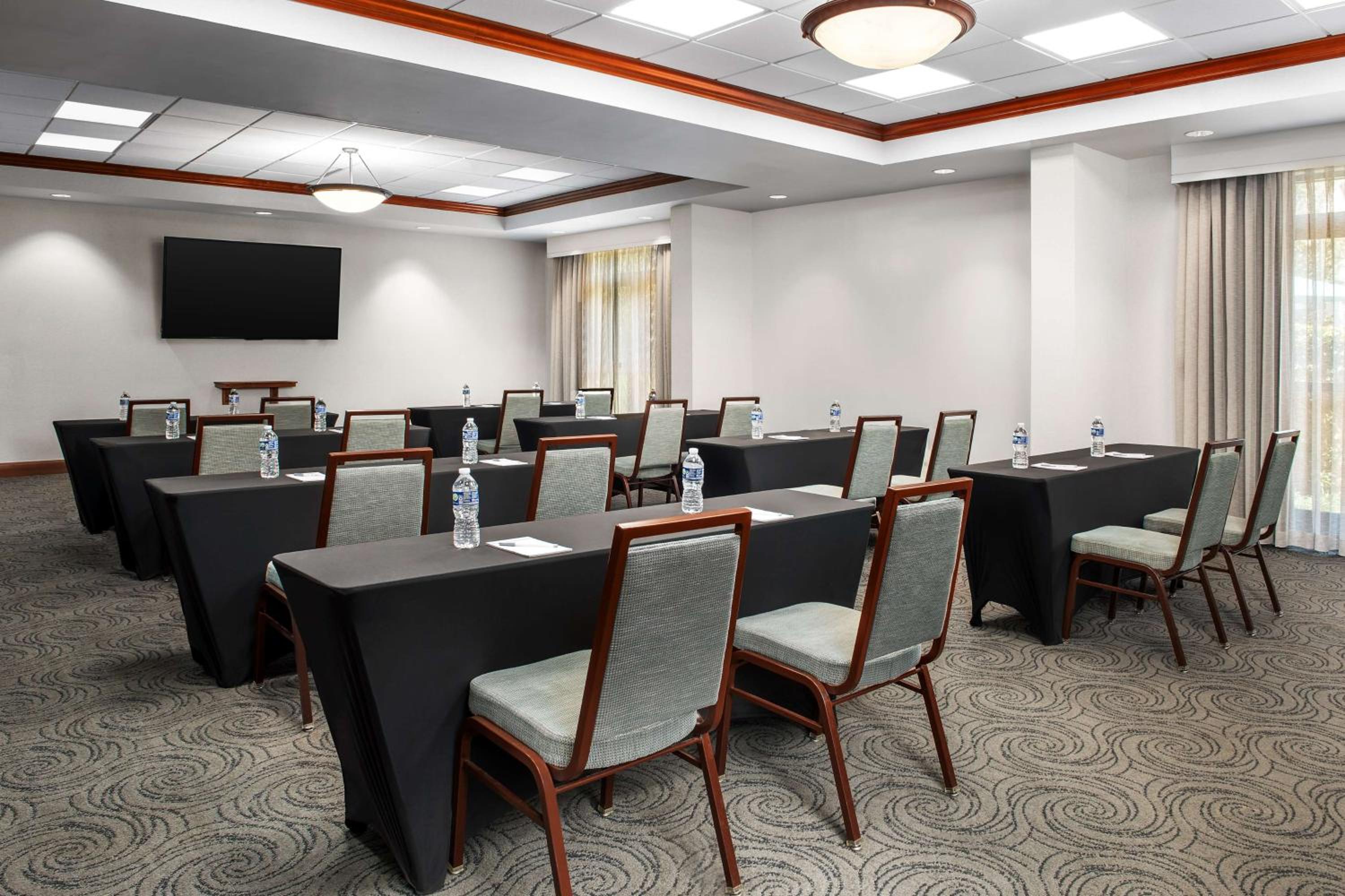 Hampton Inn & Suites at Lake Mary Colonial Townpark