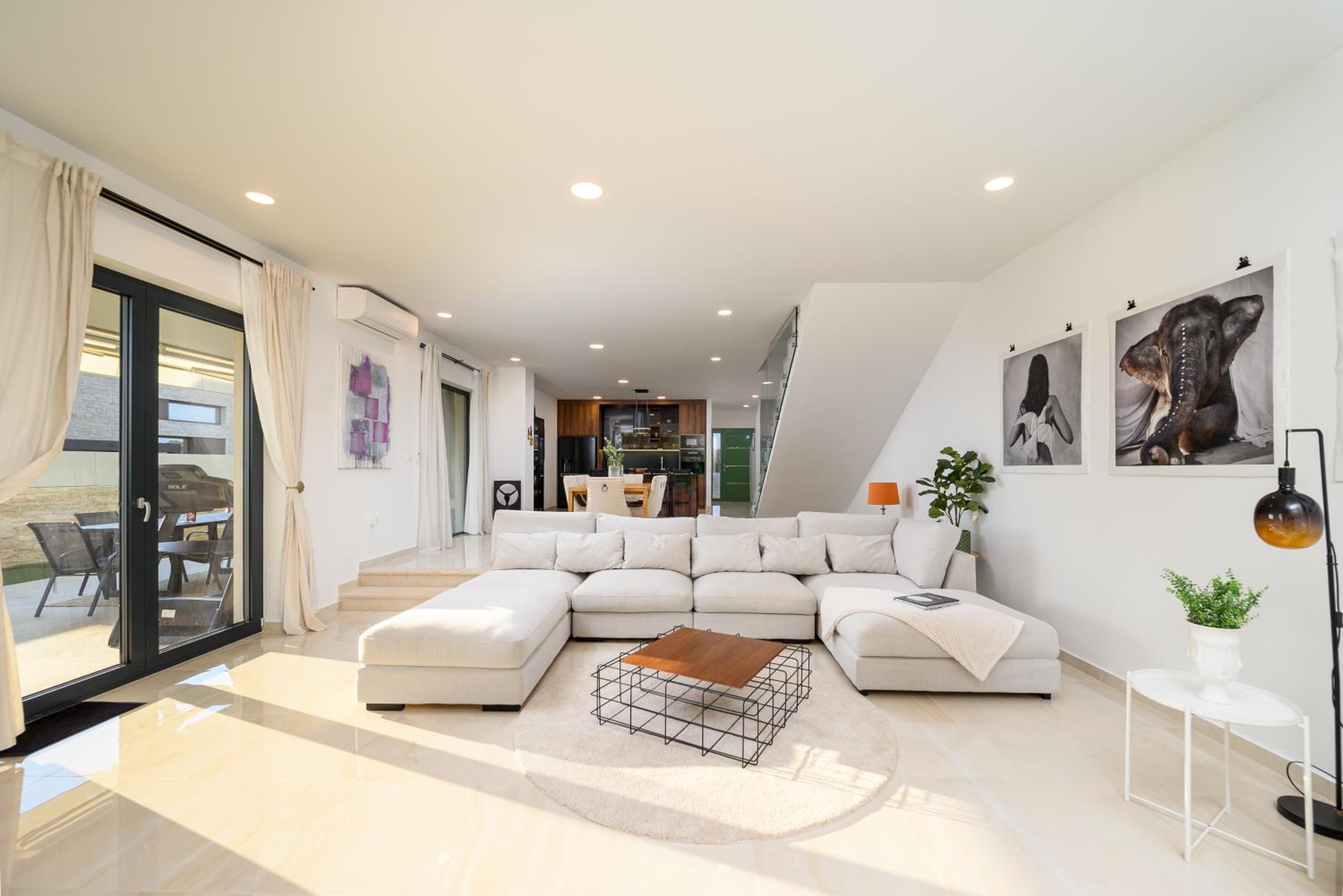 Villa Linnelle seaview- Rovinj, heated pool view 3