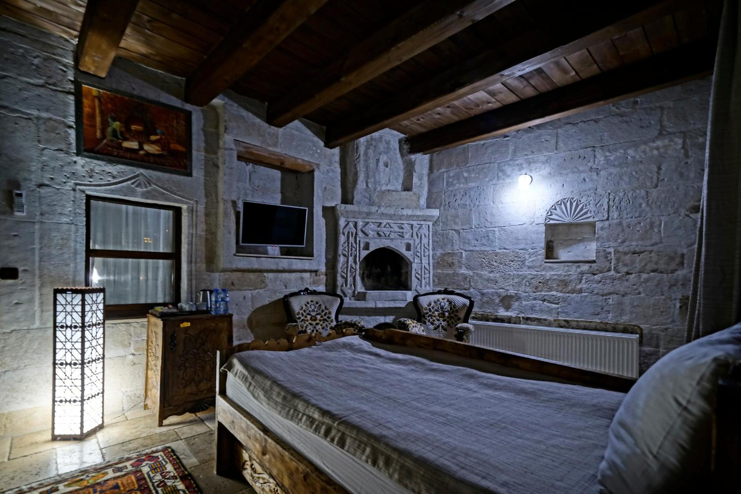 Holiday Cave Hotel - Image 238