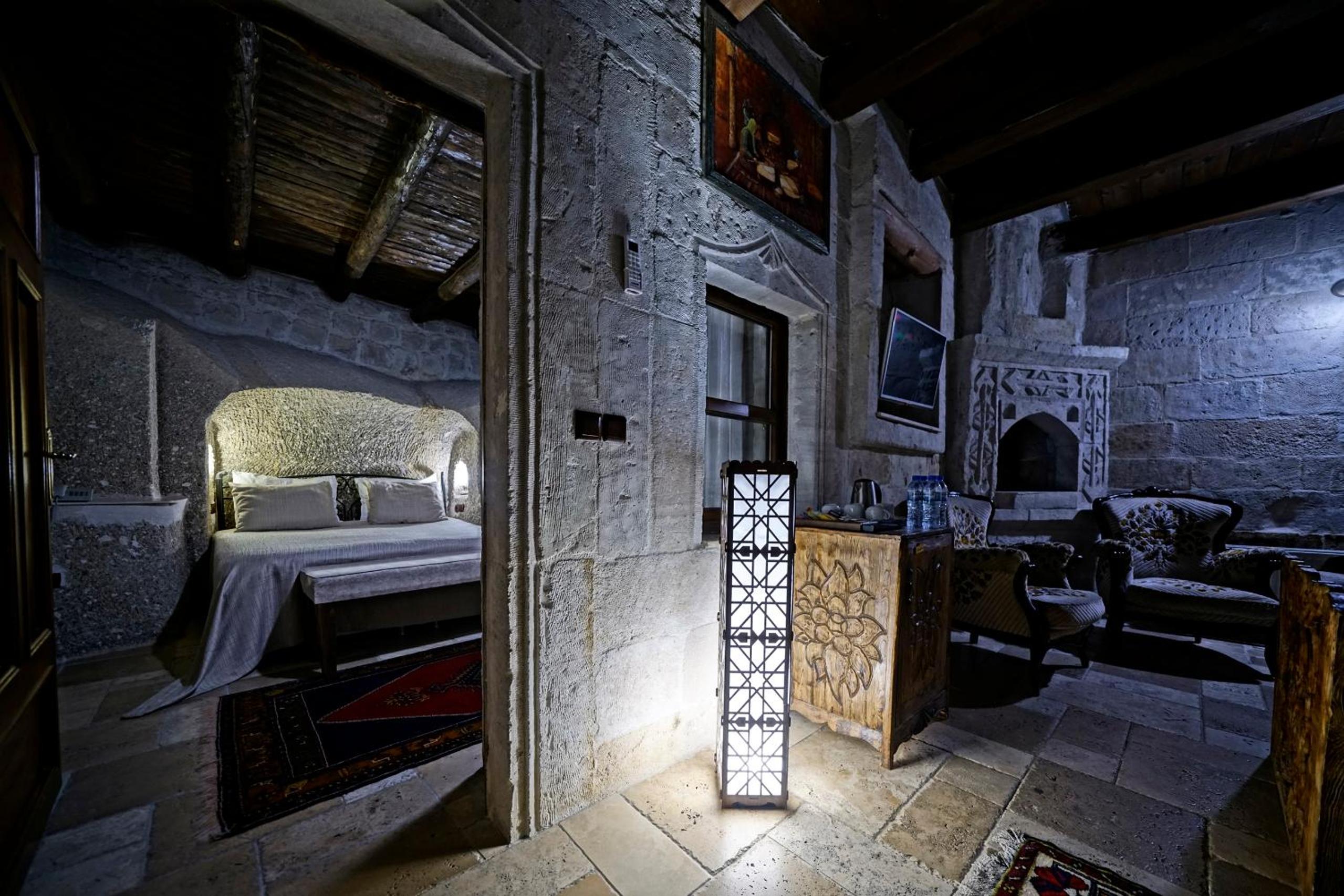 Holiday Cave Hotel - Image 239