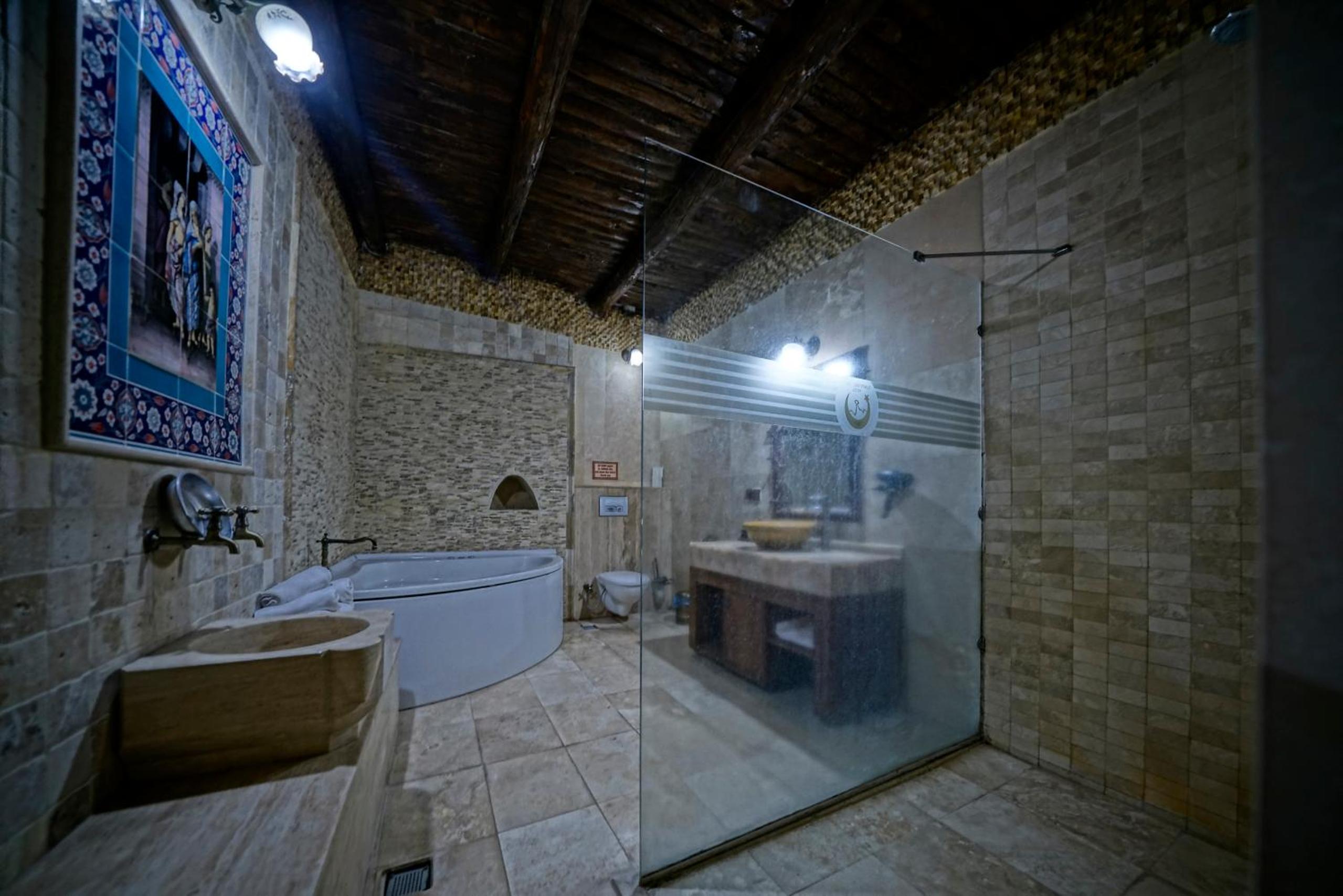 Holiday Cave Hotel - Image 104