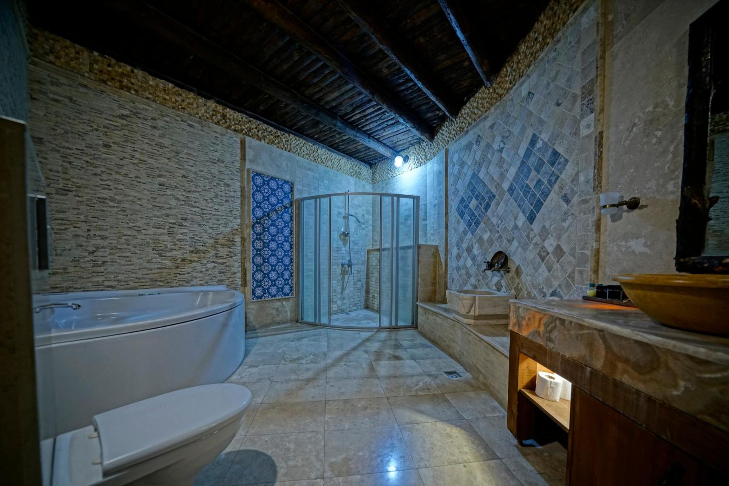 Holiday Cave Hotel - Image 107