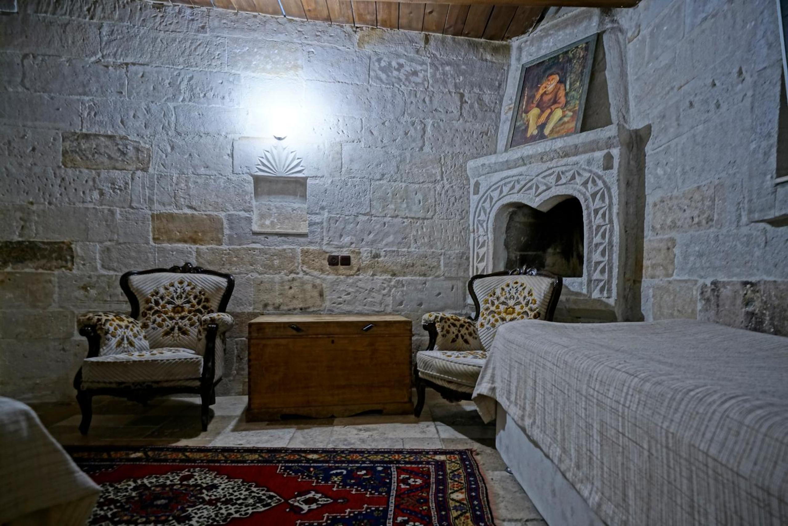 Holiday Cave Hotel - Image 241
