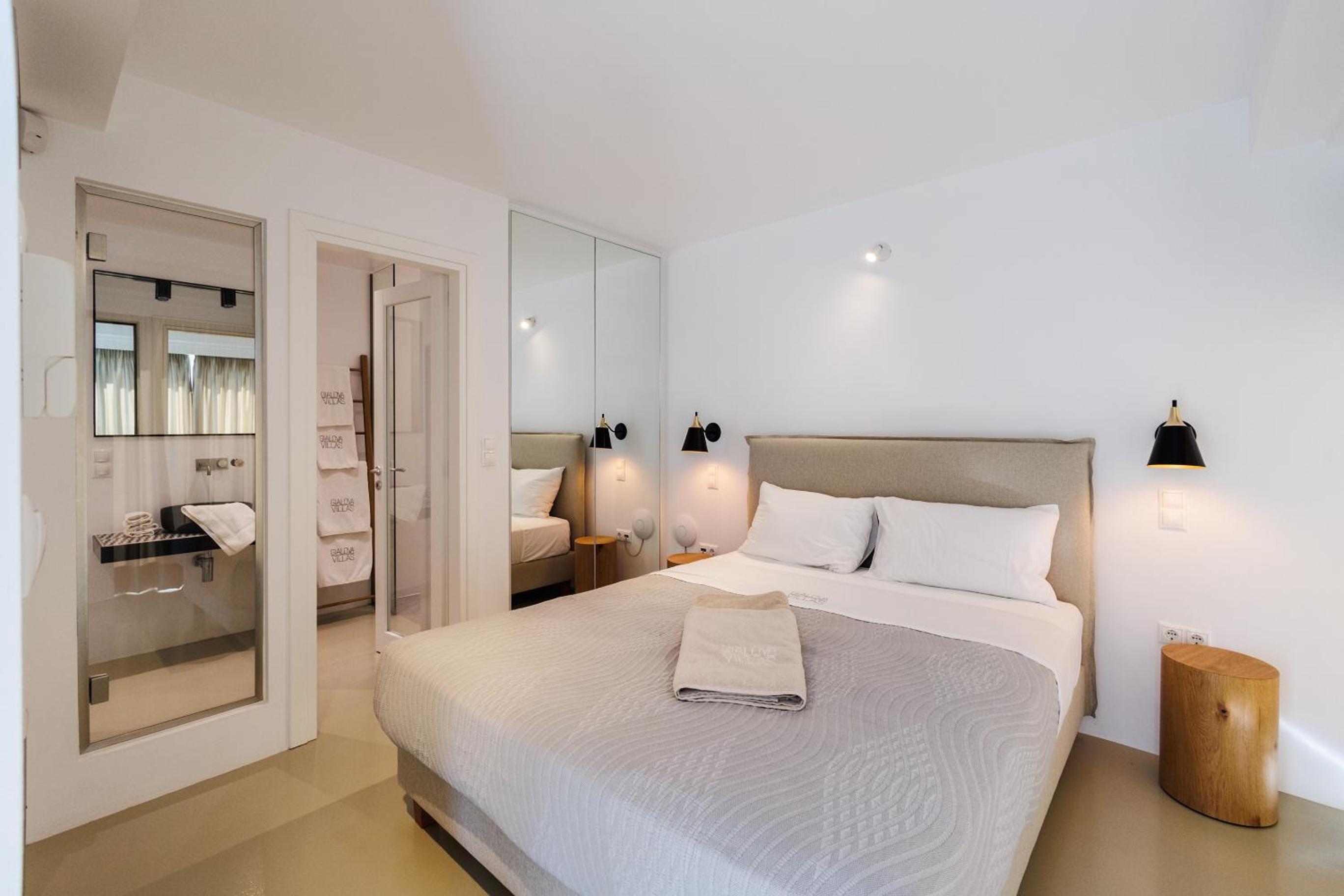 Luxury Villa Gialova Lagoon with Private Pool