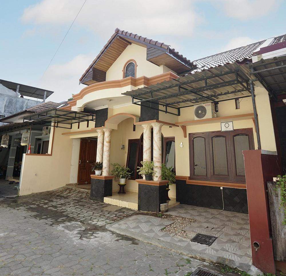 FAZILA homestay