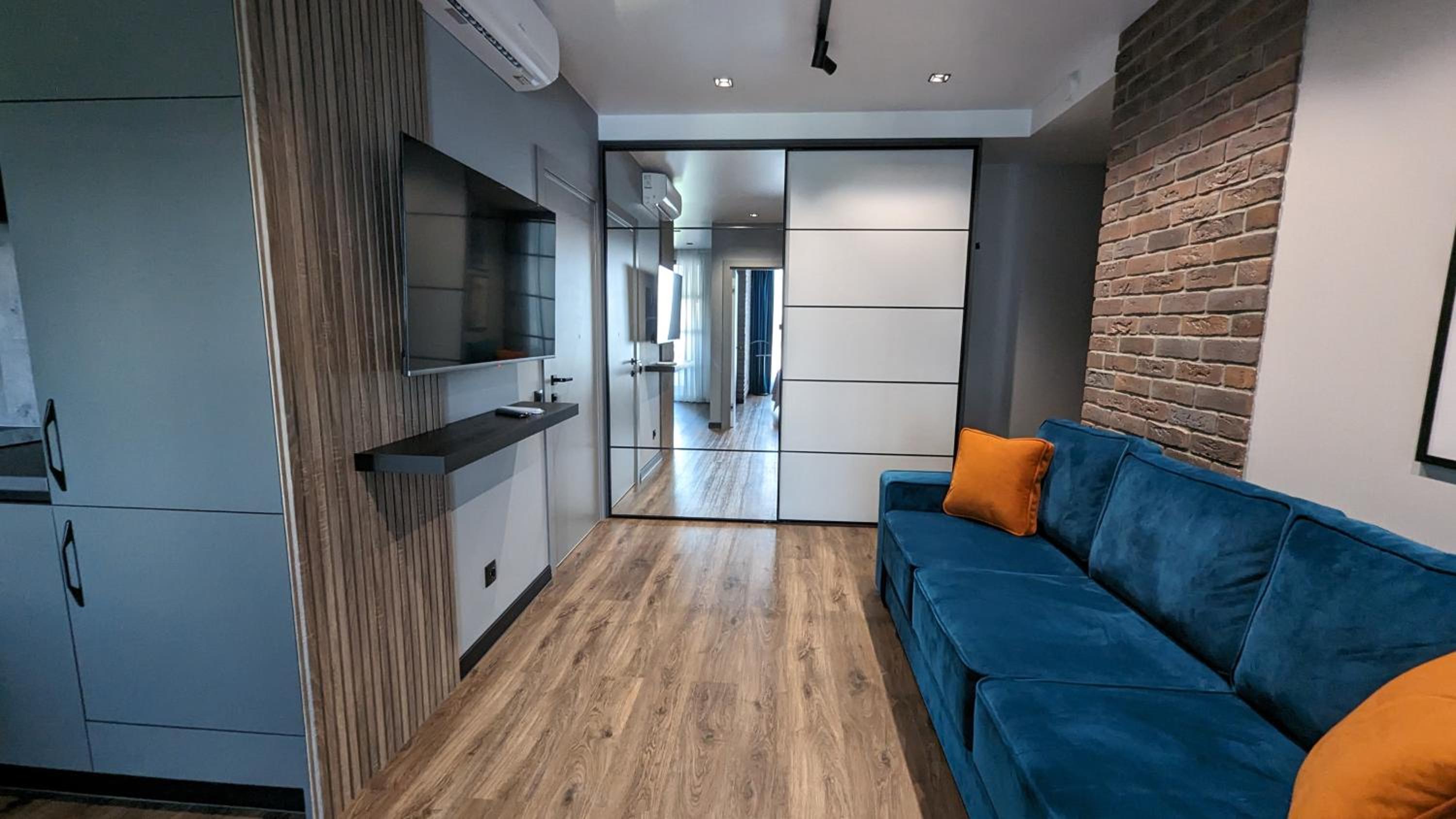 AVENUE APARTMENTS