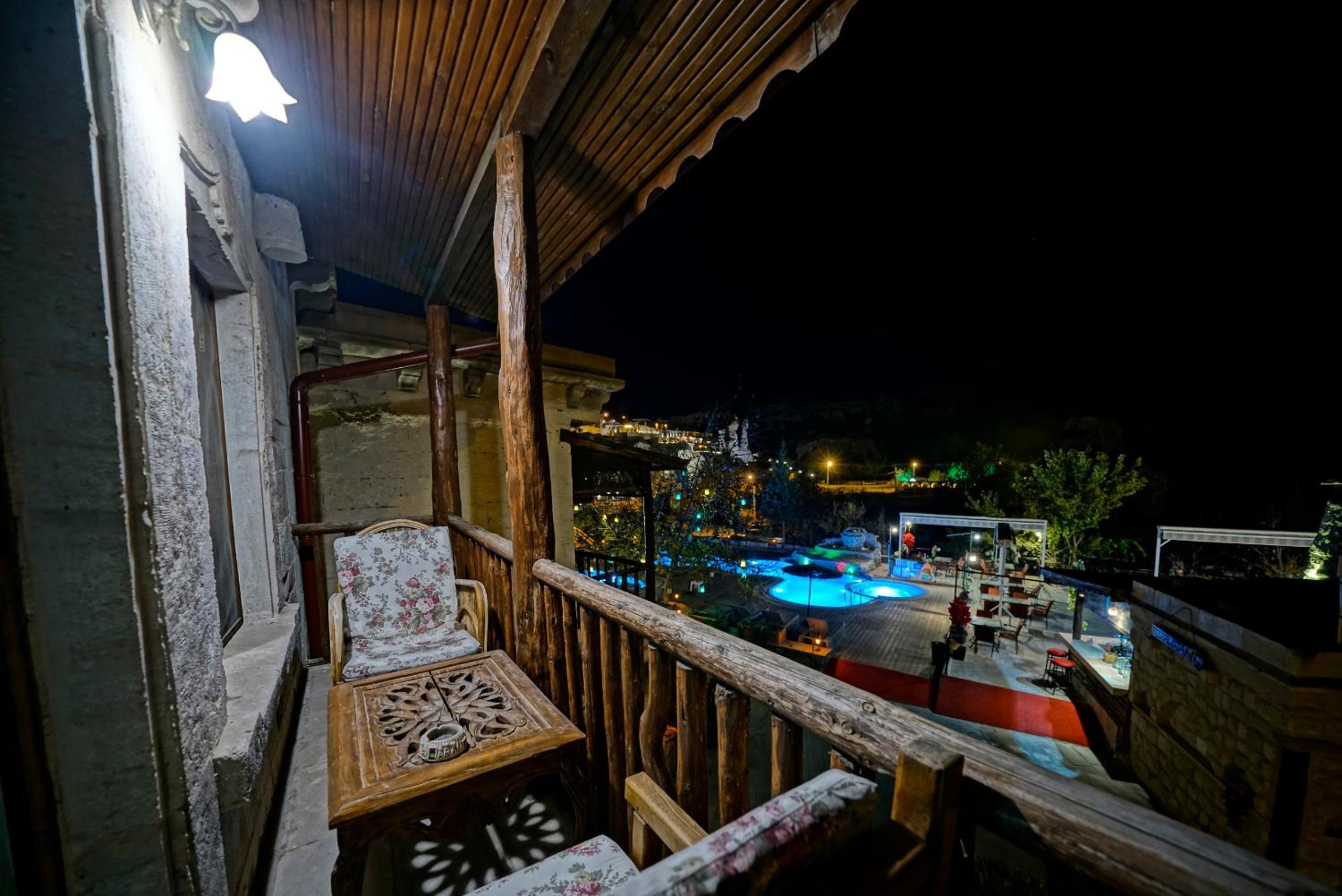 Holiday Cave Hotel - Image 215