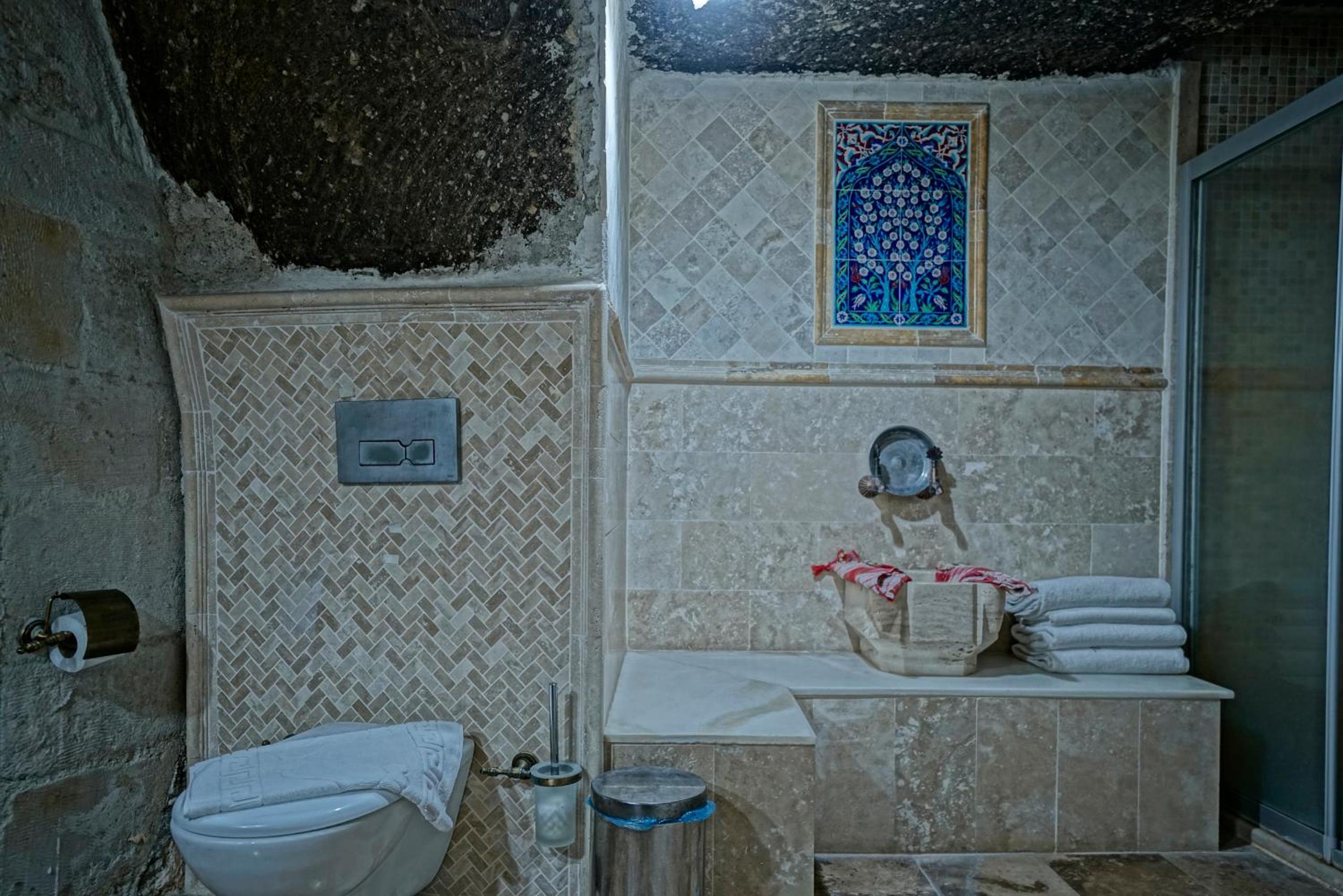Holiday Cave Hotel - Image 51